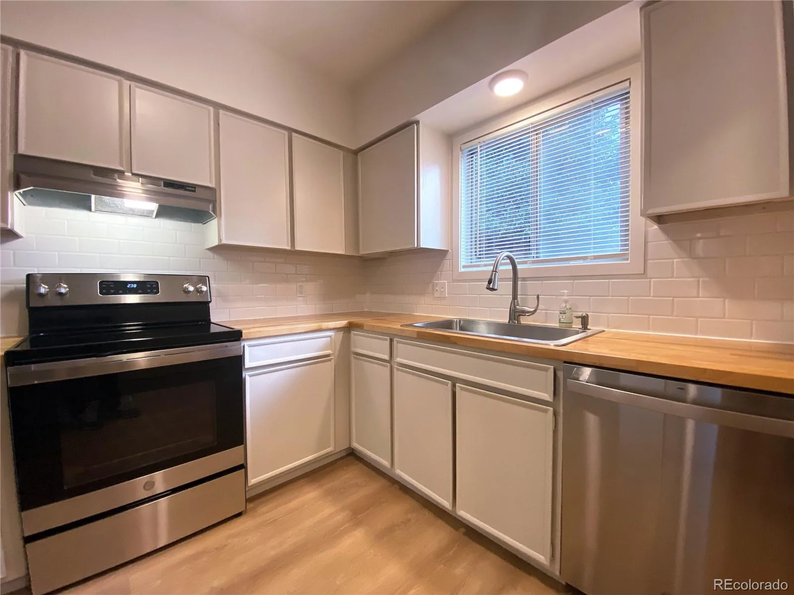 28003 Iris Drive Evergreen CO 80439 | MLS #REC9113908 08222026140217 1600 16
