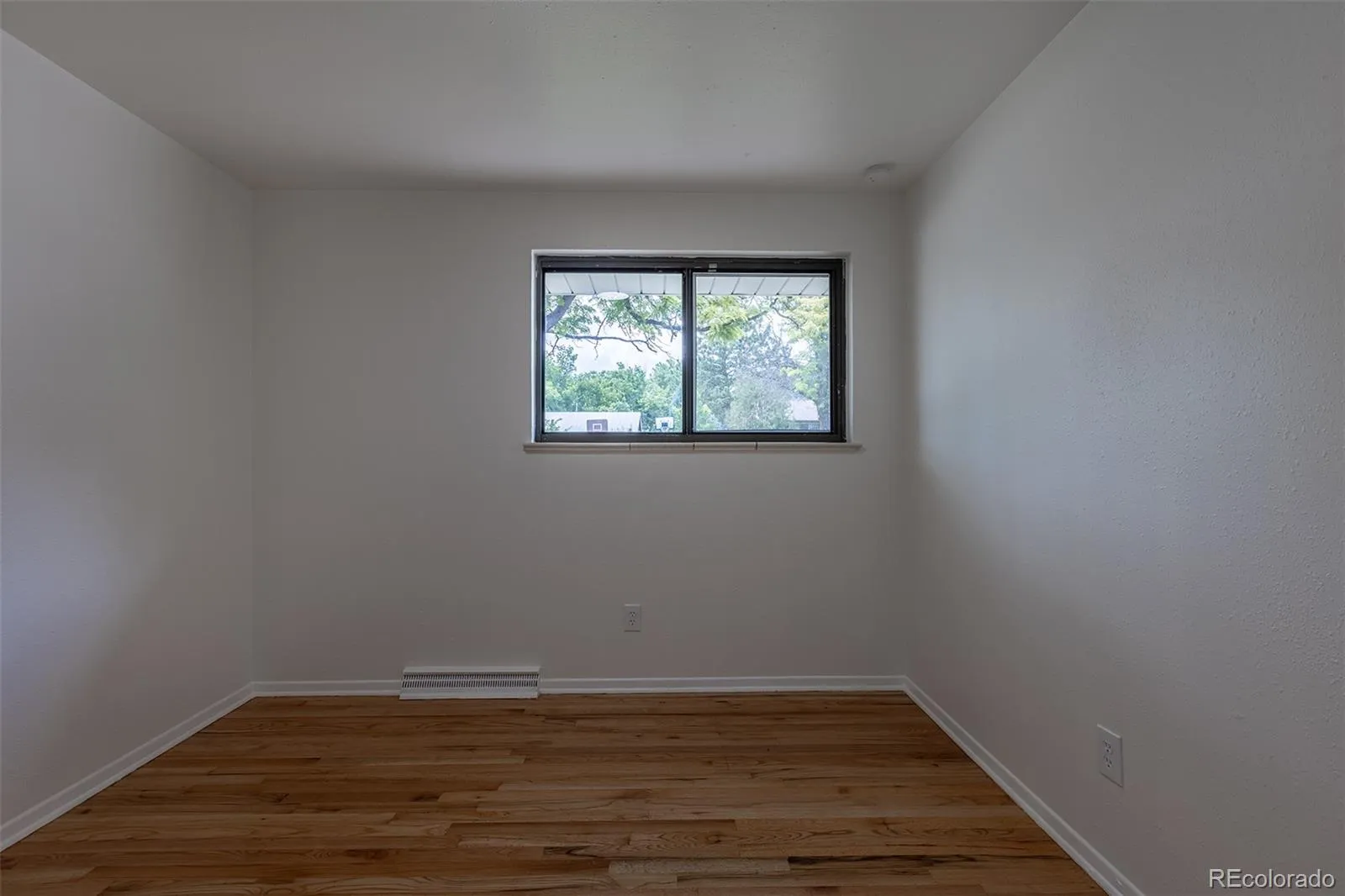 04012026185107 1600 15