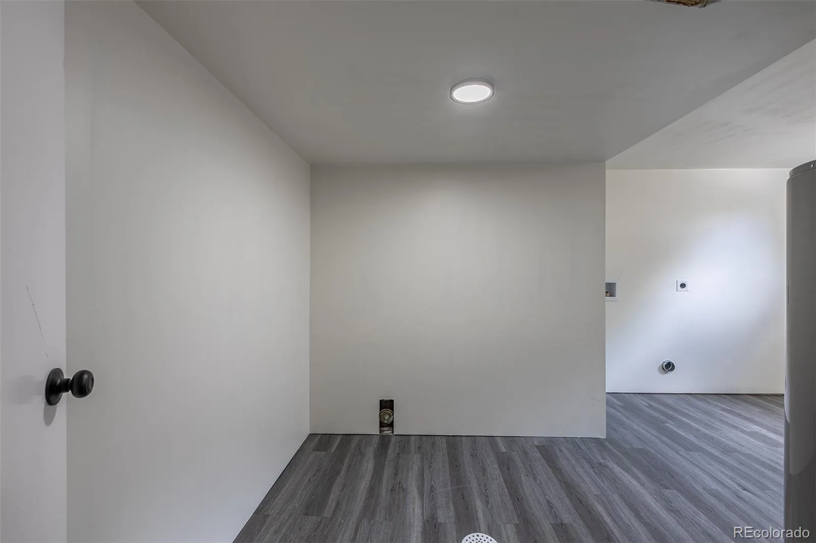 04012026185107 1600 24