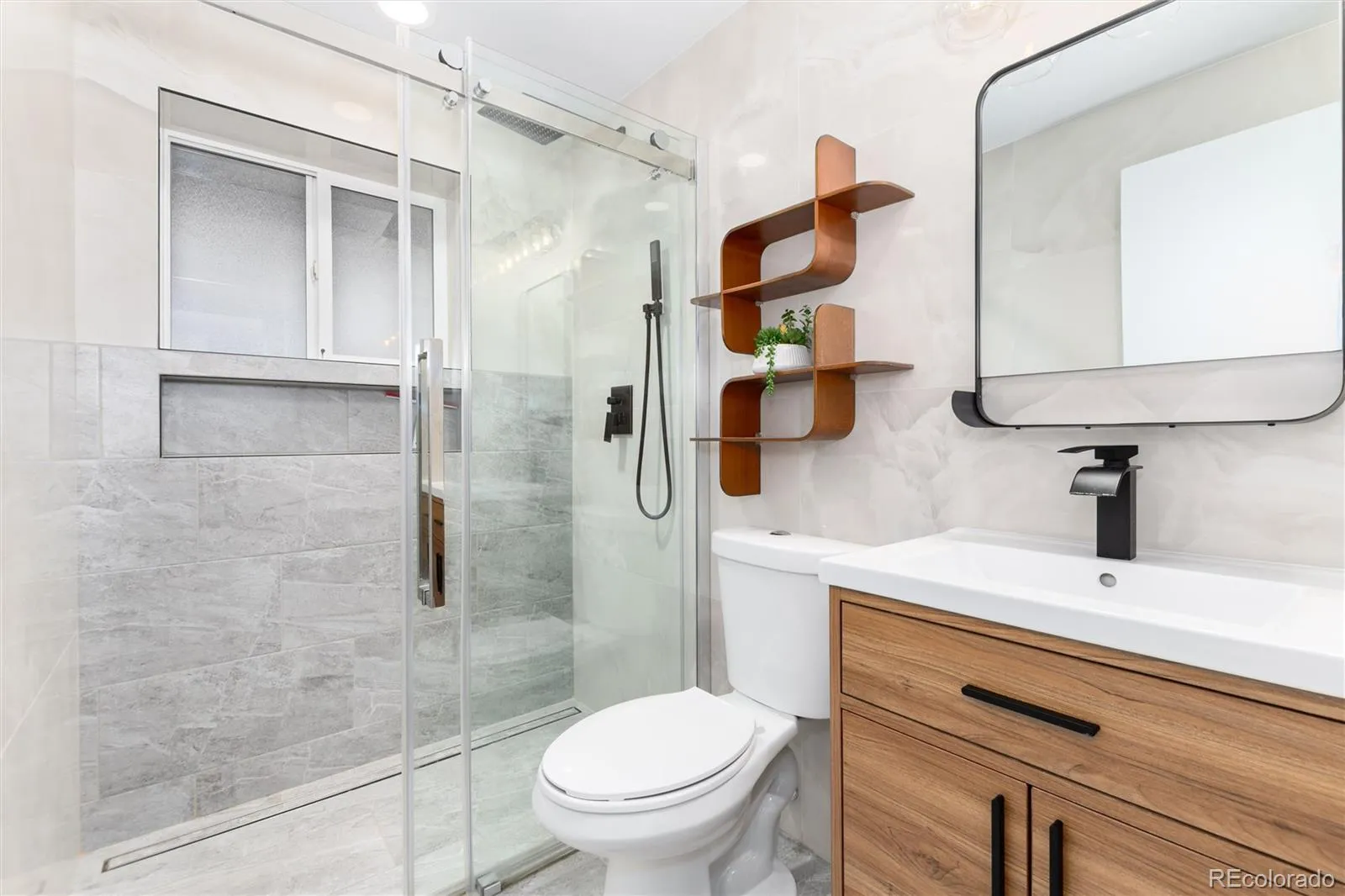 04102026152809 1600 26