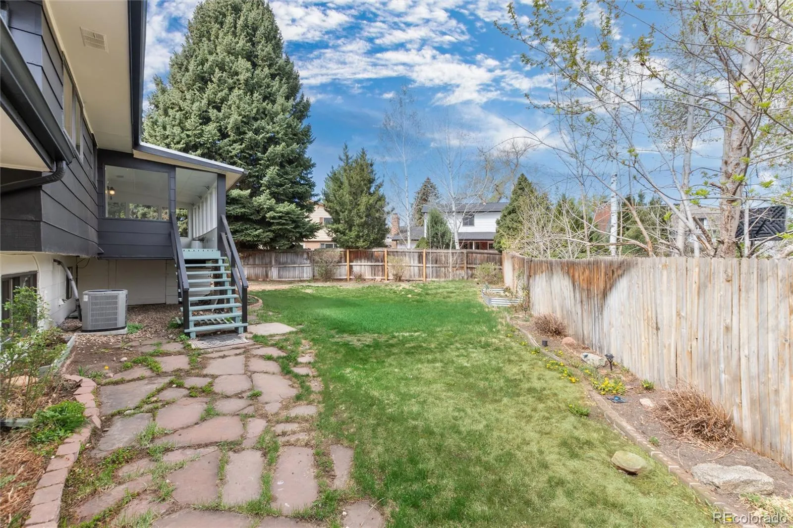 04102026152809 1600 32