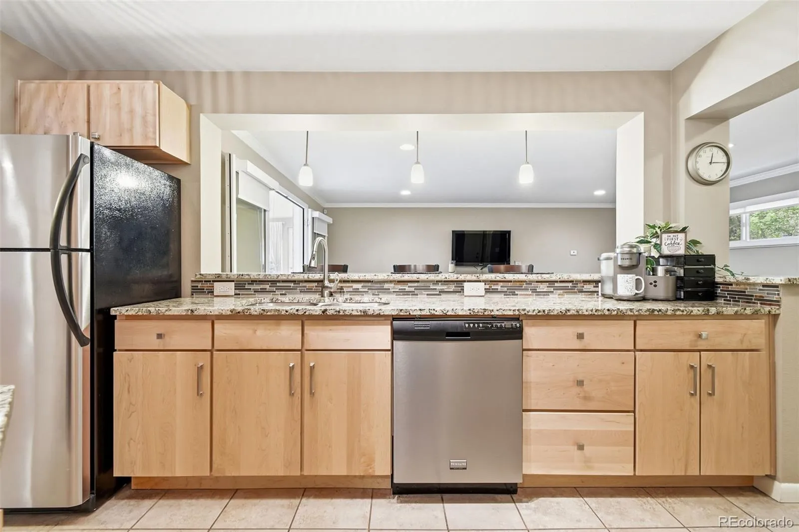 221 Oneida Street Denver CO 80220 MLS #REC9116722 05062026215140 1600 8