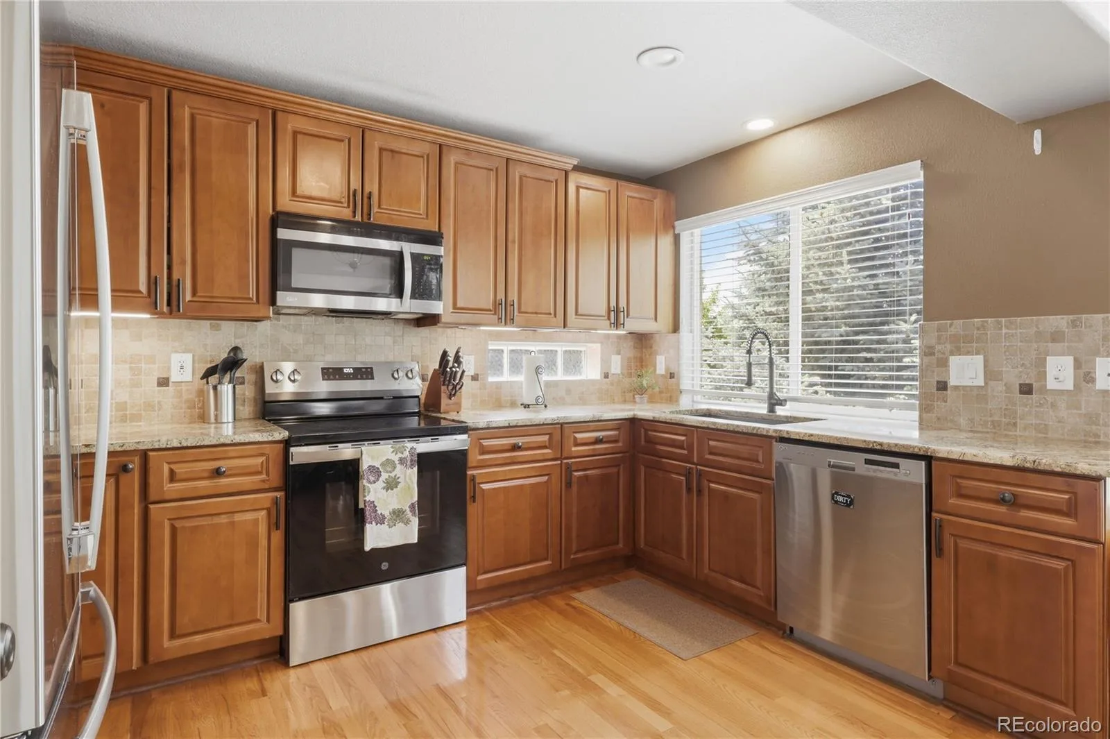 9177 Anasazi Indian Trail Highlands Ranch CO 80129 | MLS #REC9119769 08052026155420 1600 11