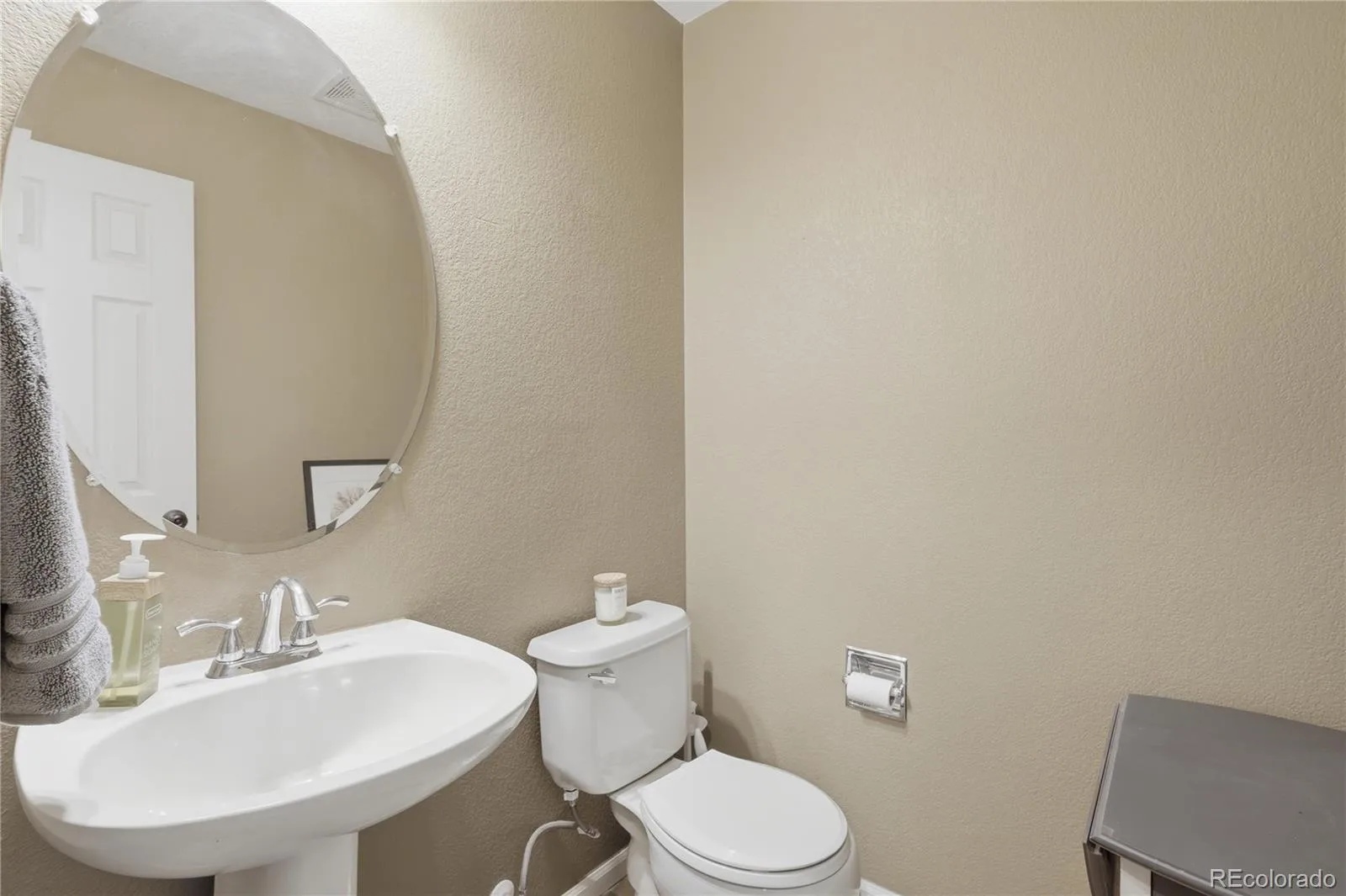 9177 Anasazi Indian Trail Highlands Ranch CO 80129 | MLS #REC9119769 08052026155420 1600 20