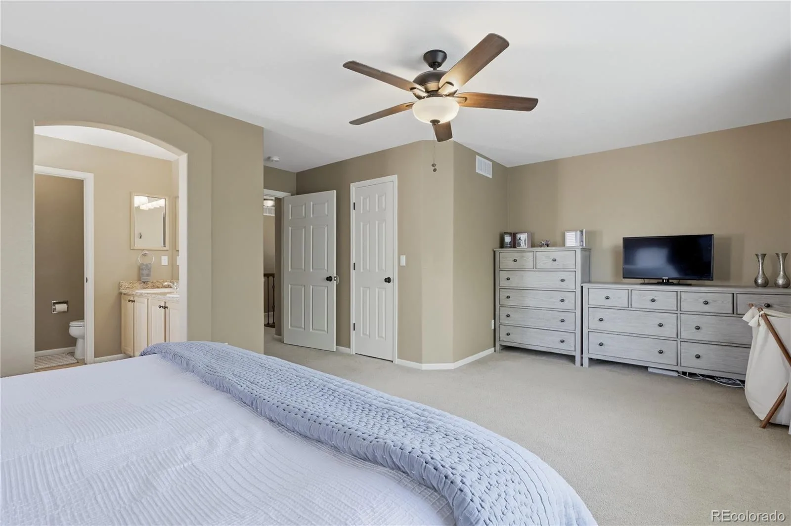 9177 Anasazi Indian Trail Highlands Ranch CO 80129 | MLS #REC9119769 08052026155420 1600 26