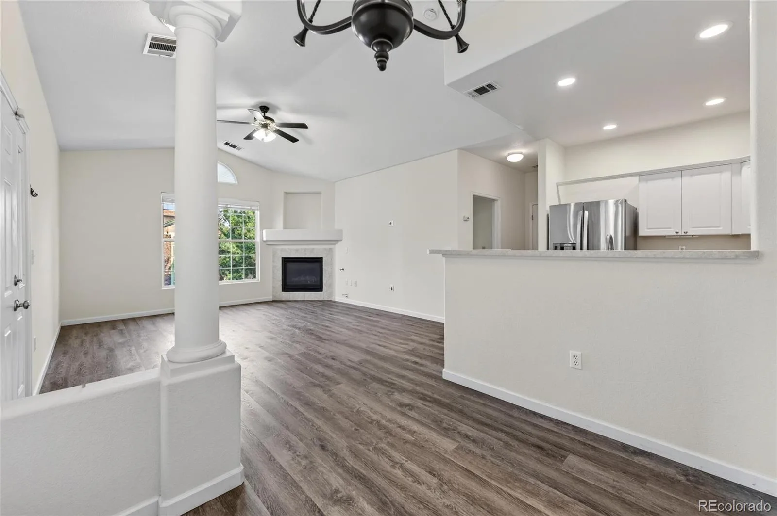 4054 S Crystal Circle #203 Aurora CO 80014 | MLS #REC9120942 08282026060129 1600 10