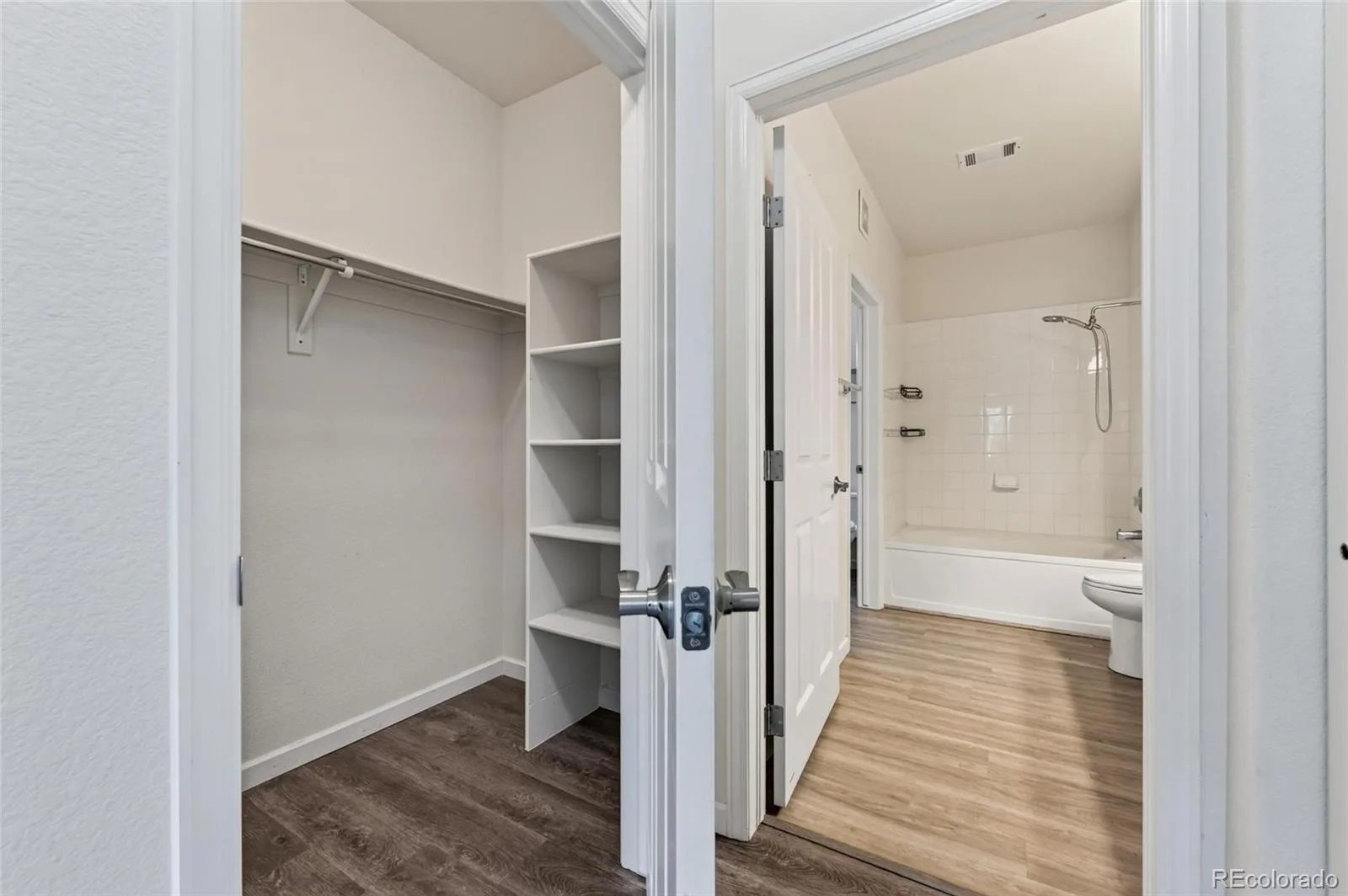4054 S Crystal Circle #203 Aurora CO 80014 | MLS #REC9120942 08282026060129 1600 13