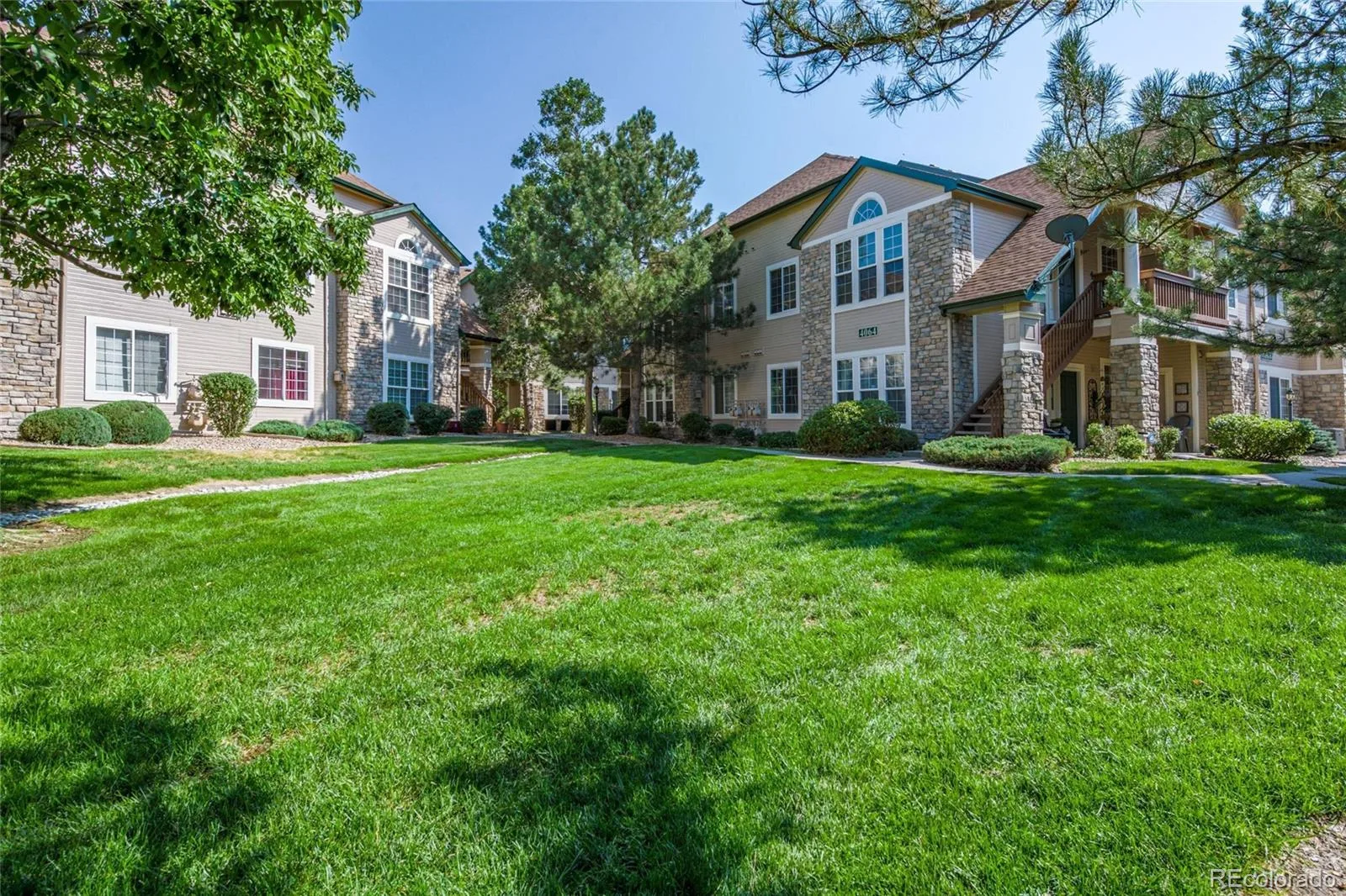 4054 S Crystal Circle #203 Aurora CO 80014 | MLS #REC9120942 08282026060129 1600 25