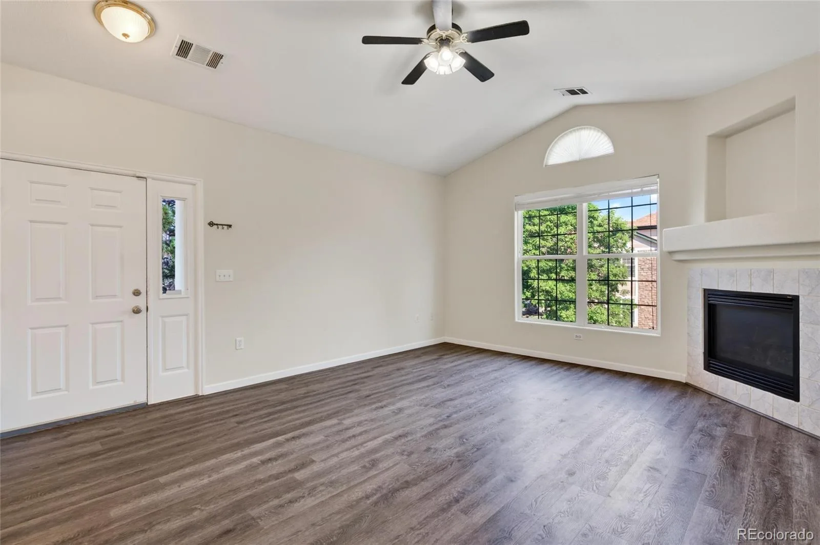 4054 S Crystal Circle #203 Aurora CO 80014 | MLS #REC9120942 08282026060129 1600 3
