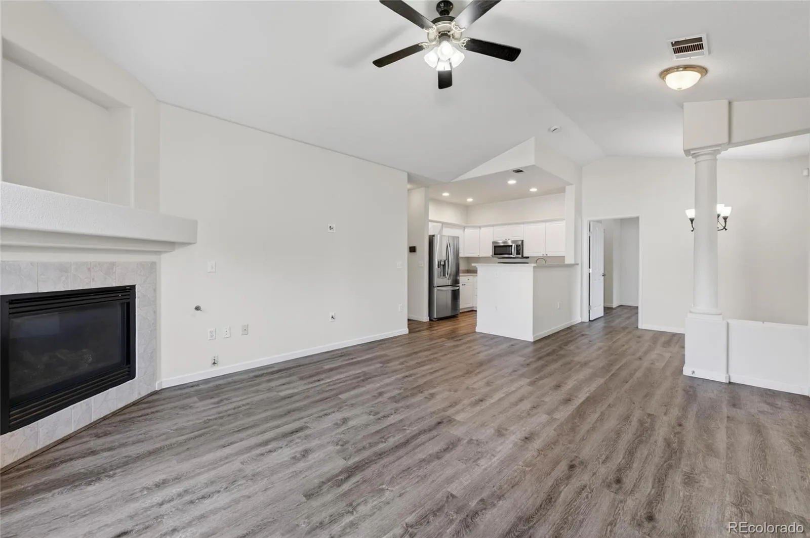 4054 S Crystal Circle #203 Aurora CO 80014 | MLS #REC9120942 08282026060129 1600 5
