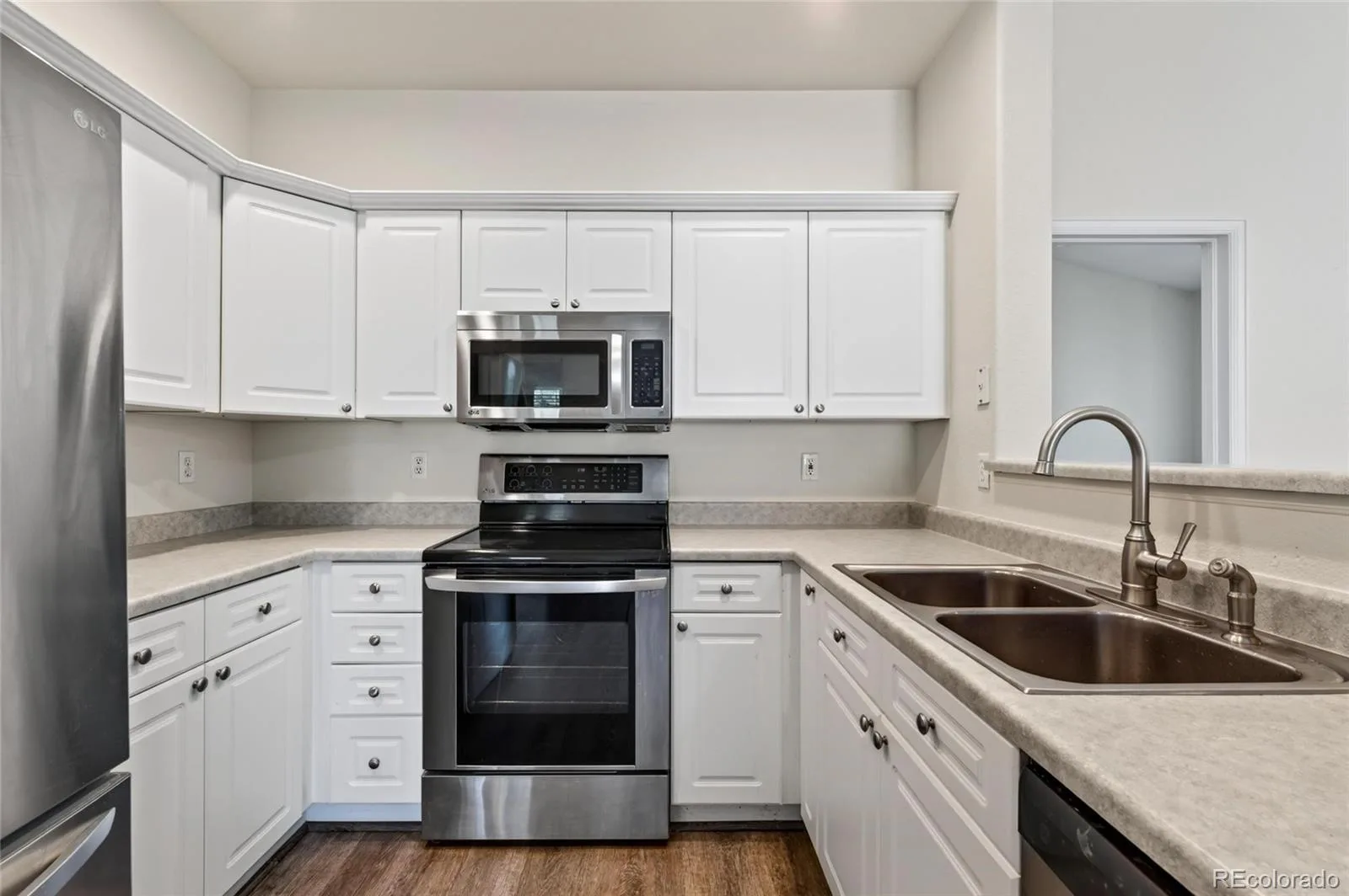 4054 S Crystal Circle #203 Aurora CO 80014 | MLS #REC9120942 08282026060129 1600 7