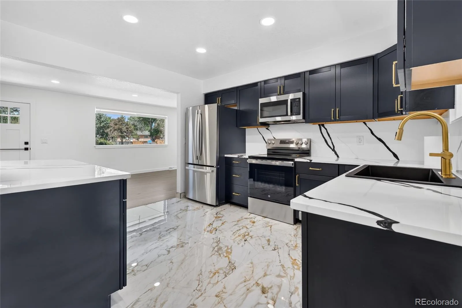 8596 Sheridan Court Arvada CO 80003 | MLS #REC9124538 08192026195730 1600 11