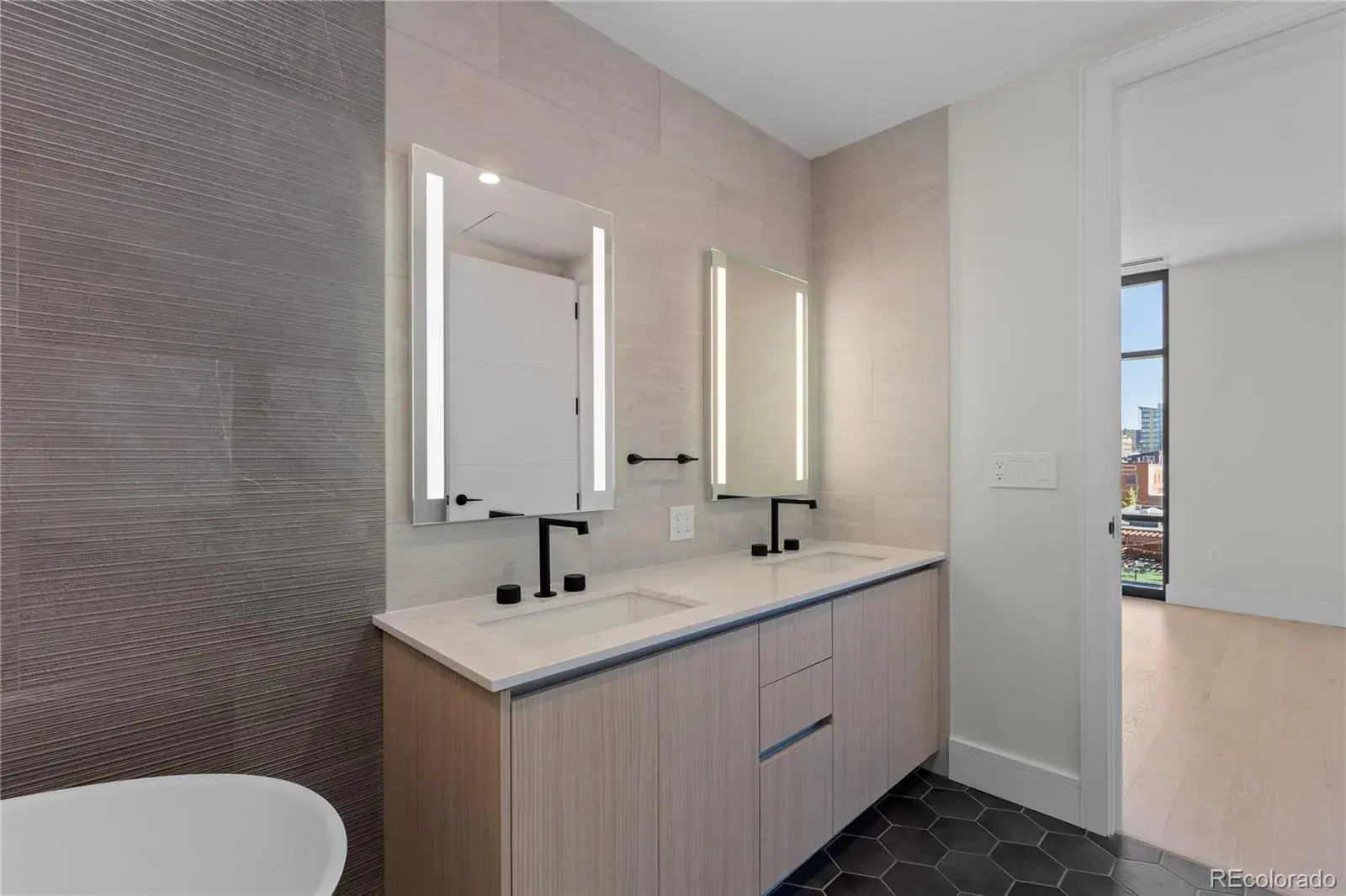 10242025023627 1600 22