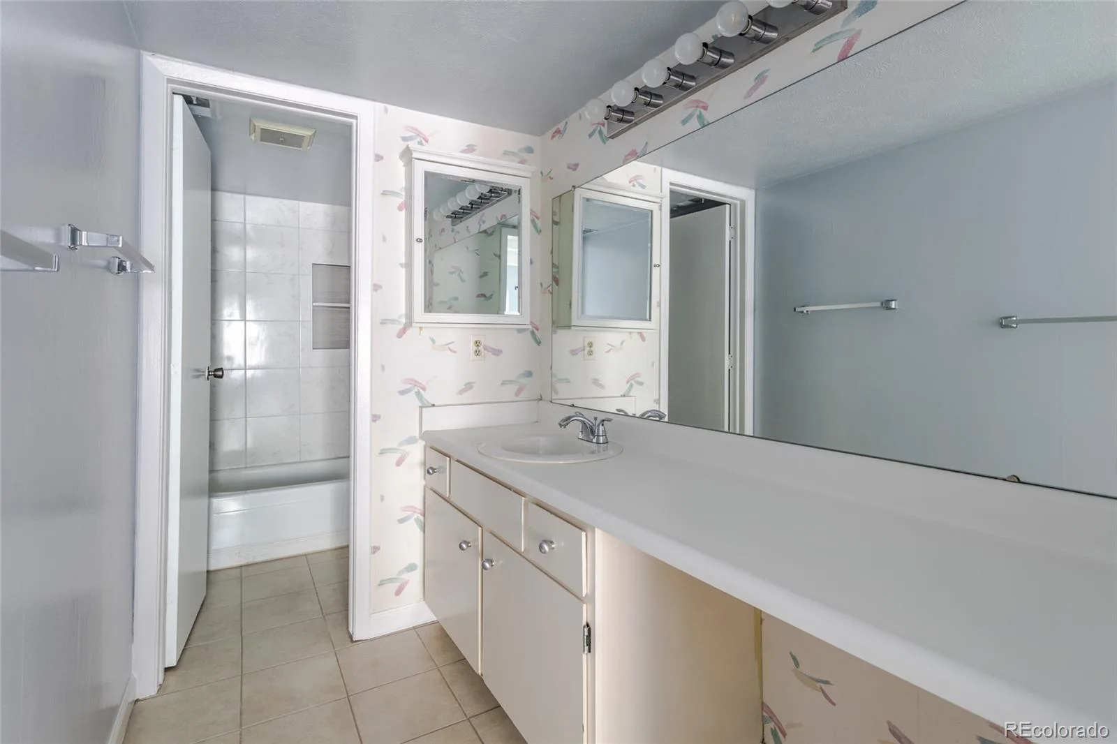 2525 S Dayton Way #1301 Denver CO 80231 MLS #REC9134163 07232026195030 1600 16