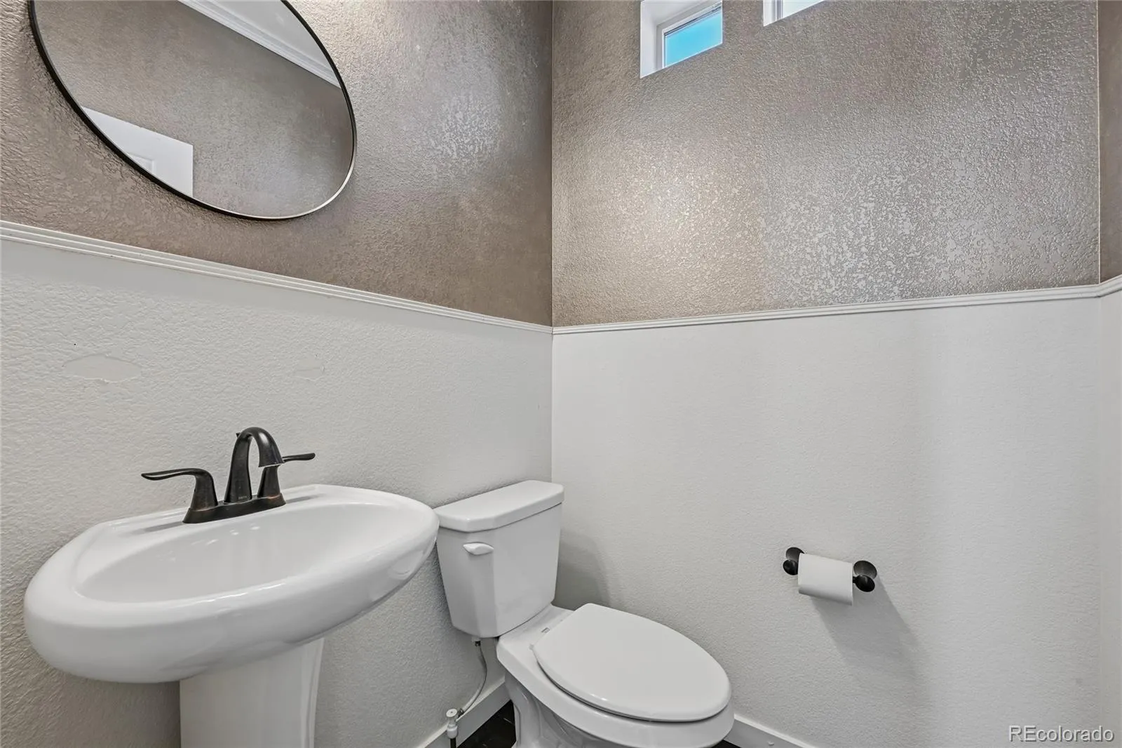 17909 E 54th Avenue Denver CO 80249 MLS #REC9134250 04232026175923 1600 37