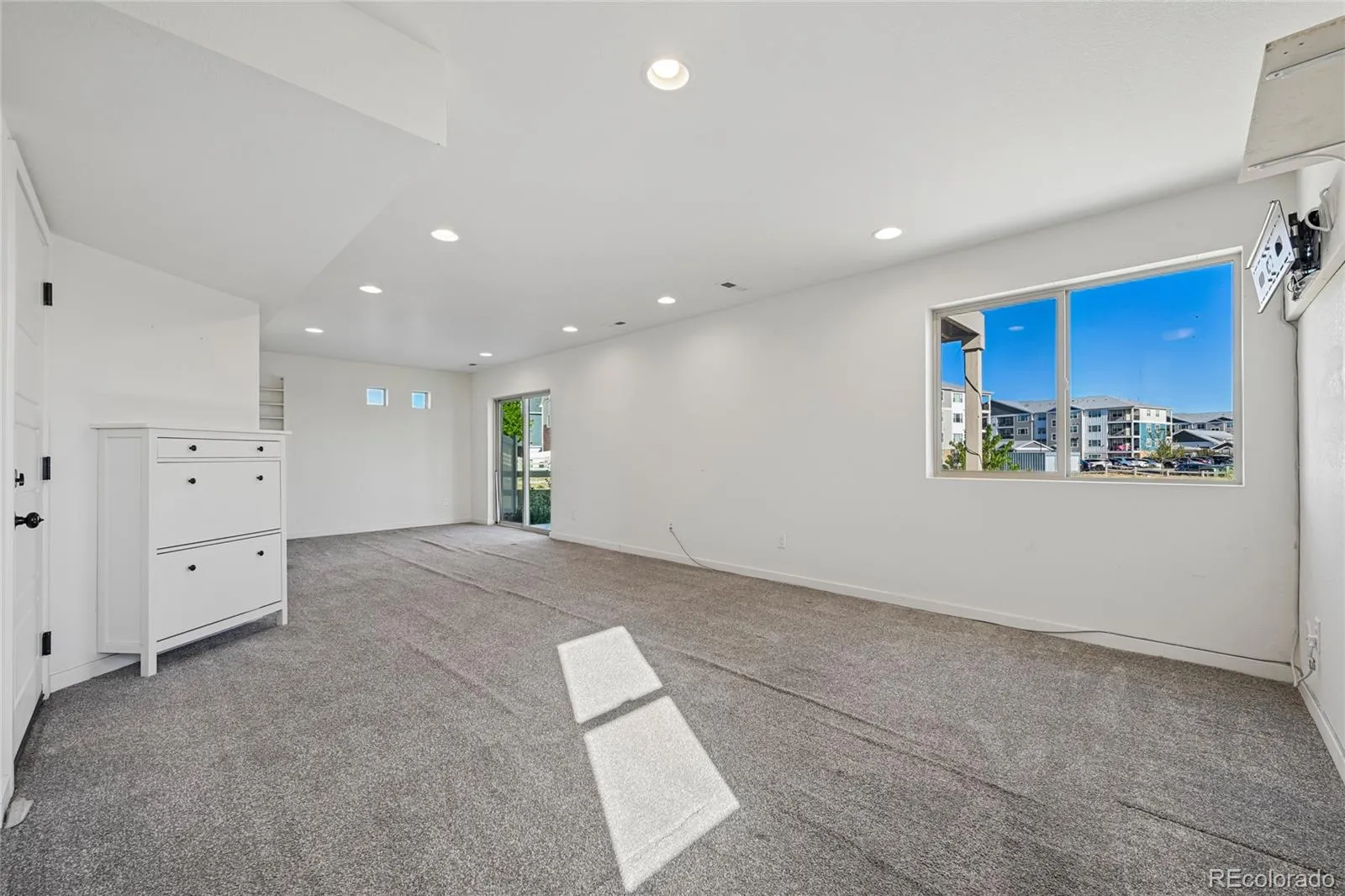 17909 E 54th Avenue Denver CO 80249 MLS #REC9134250 04232026175923 1600 38