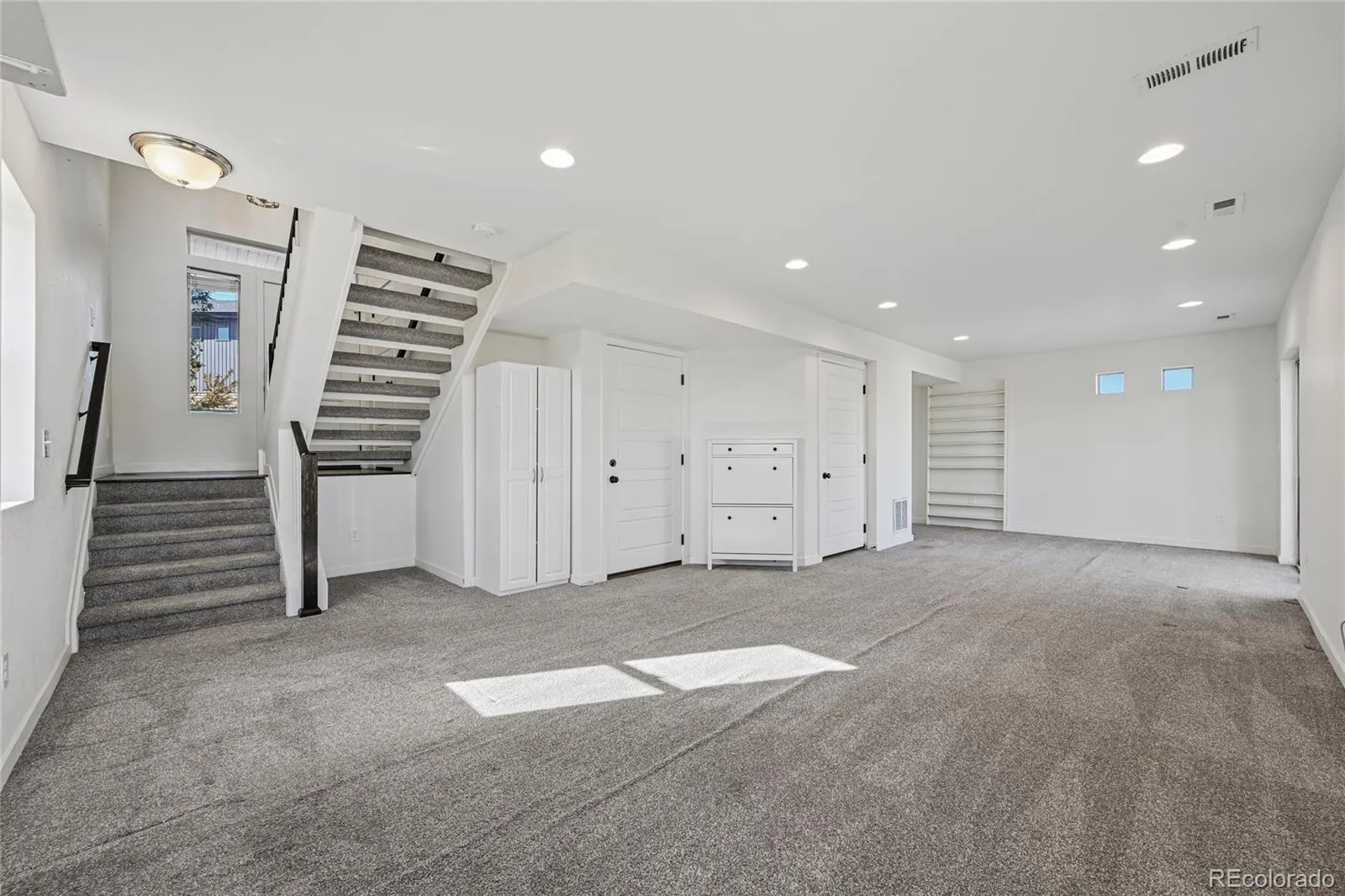 17909 E 54th Avenue Denver CO 80249 MLS #REC9134250 04232026175923 1600 39