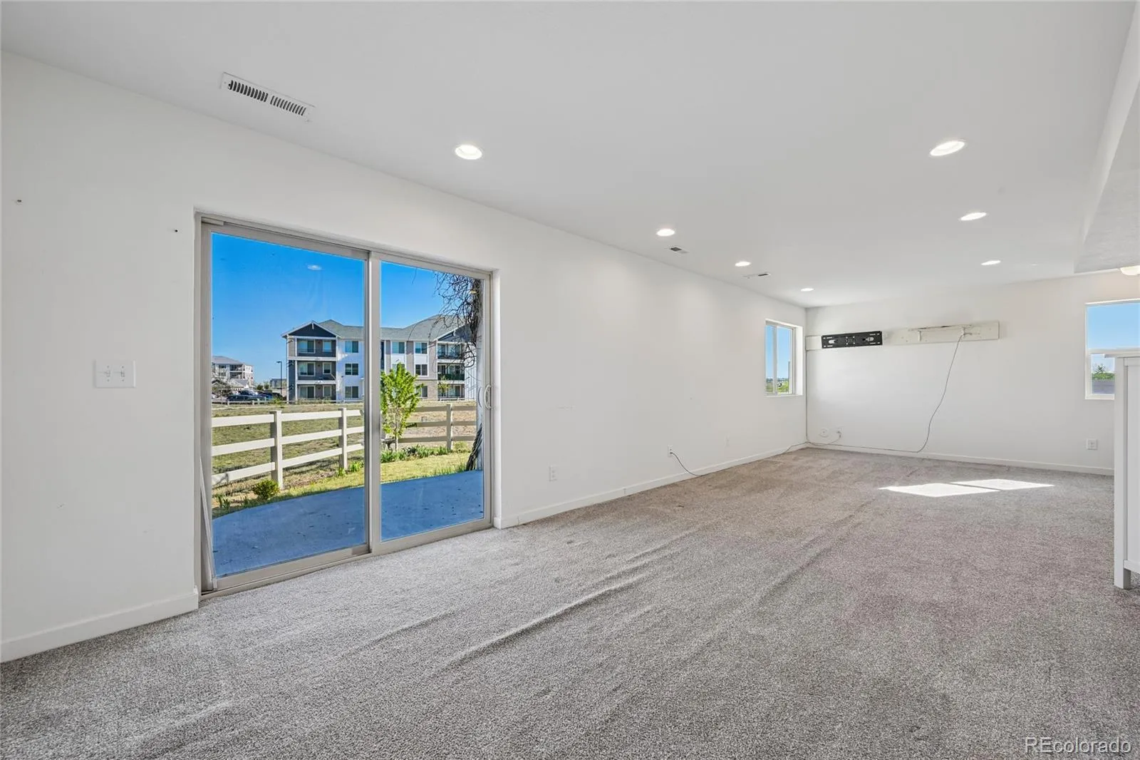 17909 E 54th Avenue Denver CO 80249 MLS #REC9134250 04232026175923 1600 41