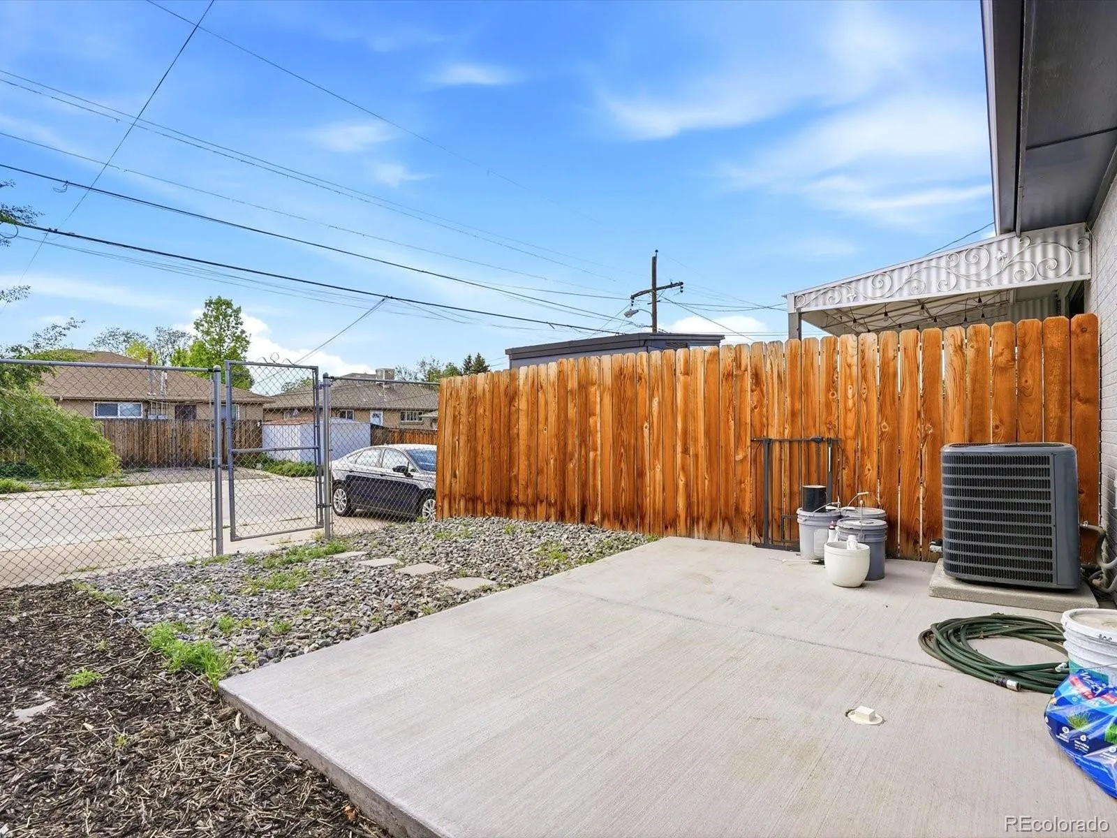 3233 Jasmine Street Denver CO 80207 MLS #REC9140230 05142026171759 1600 19