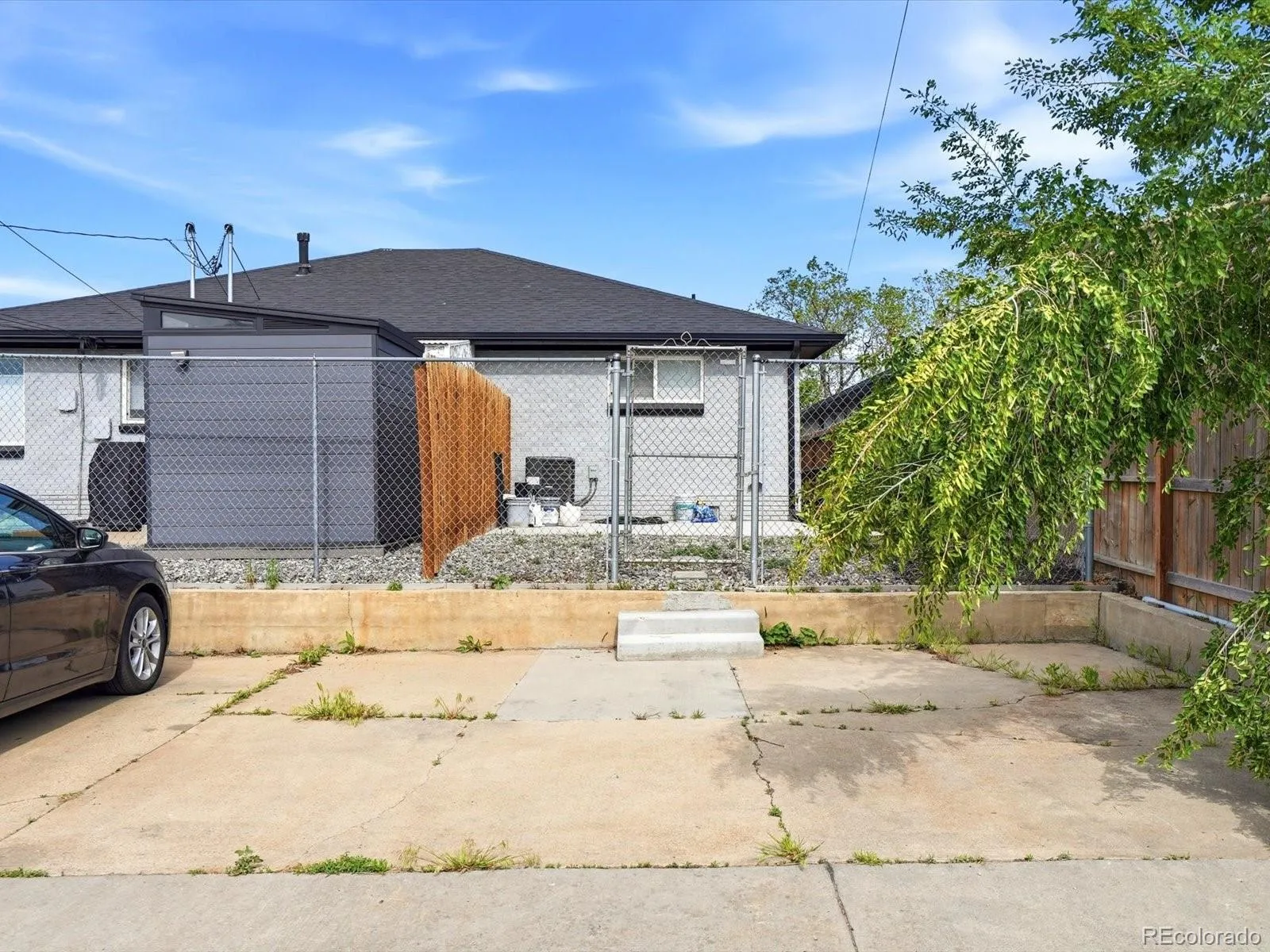 3233 Jasmine Street Denver CO 80207 MLS #REC9140230 05142026171759 1600 22