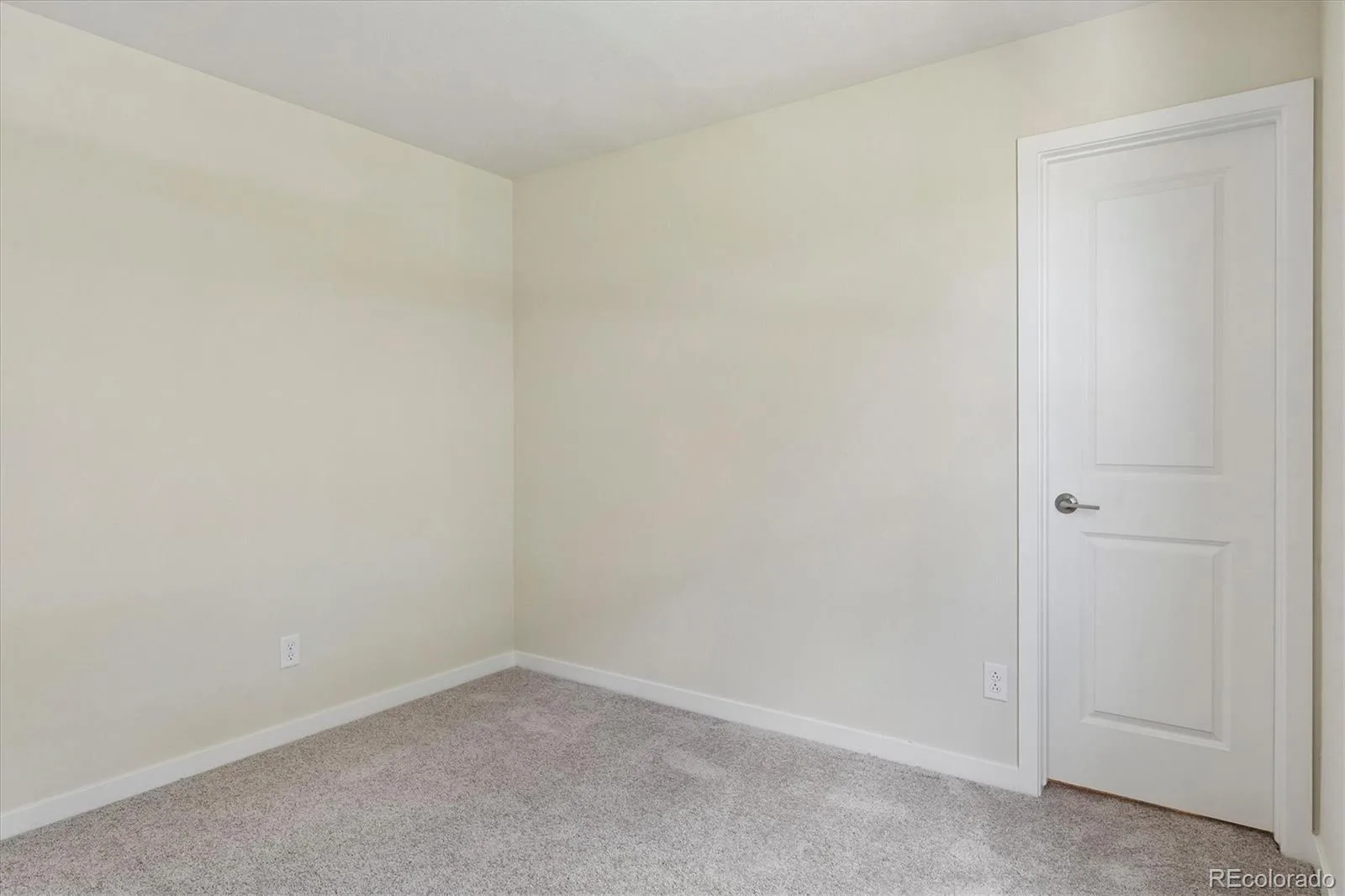 5837 N Ireland Way Aurora CO 80019 | MLS #REC9140513 08052026232614 1600 10
