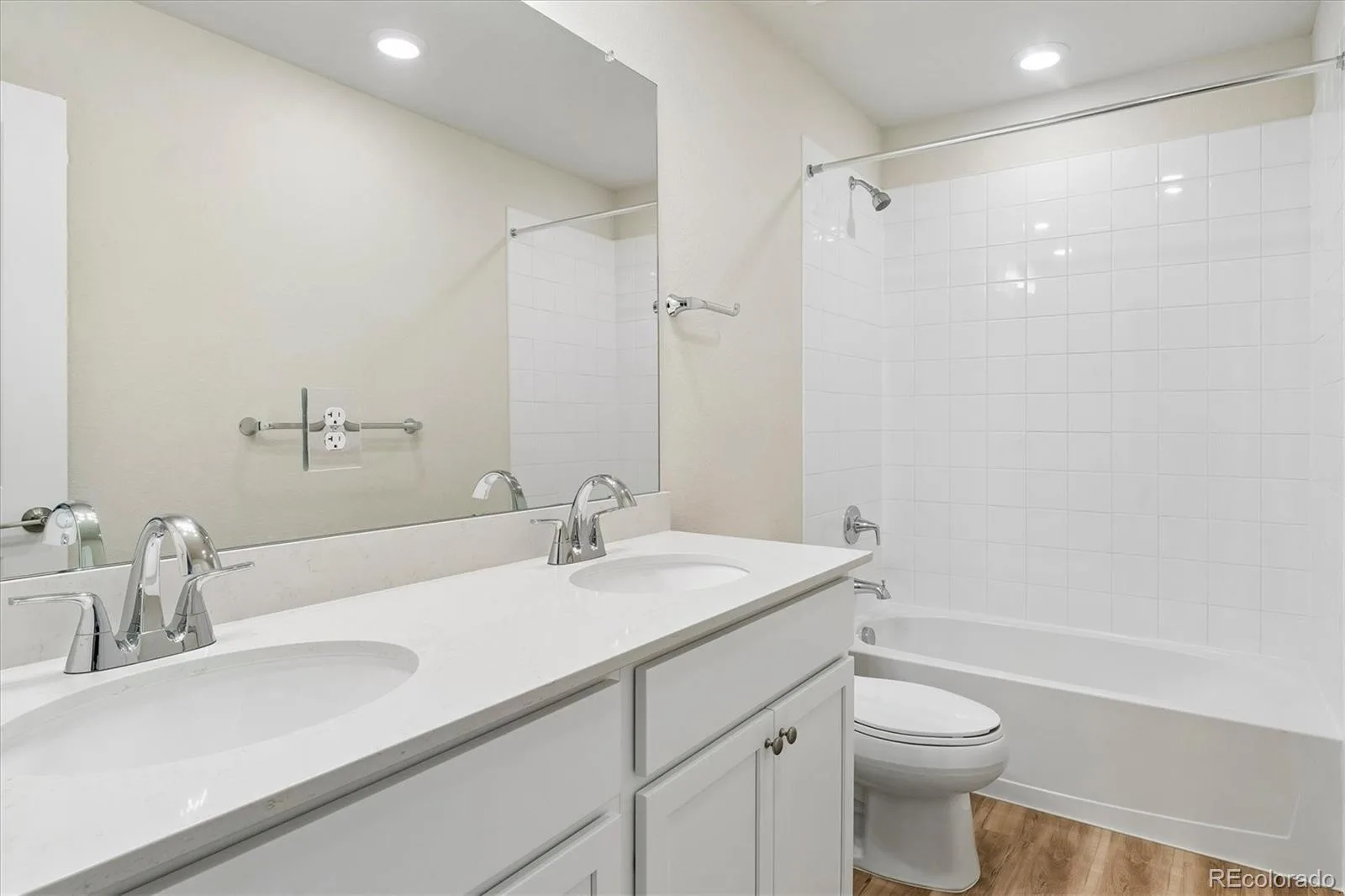 5837 N Ireland Way Aurora CO 80019 | MLS #REC9140513 08052026232614 1600 11