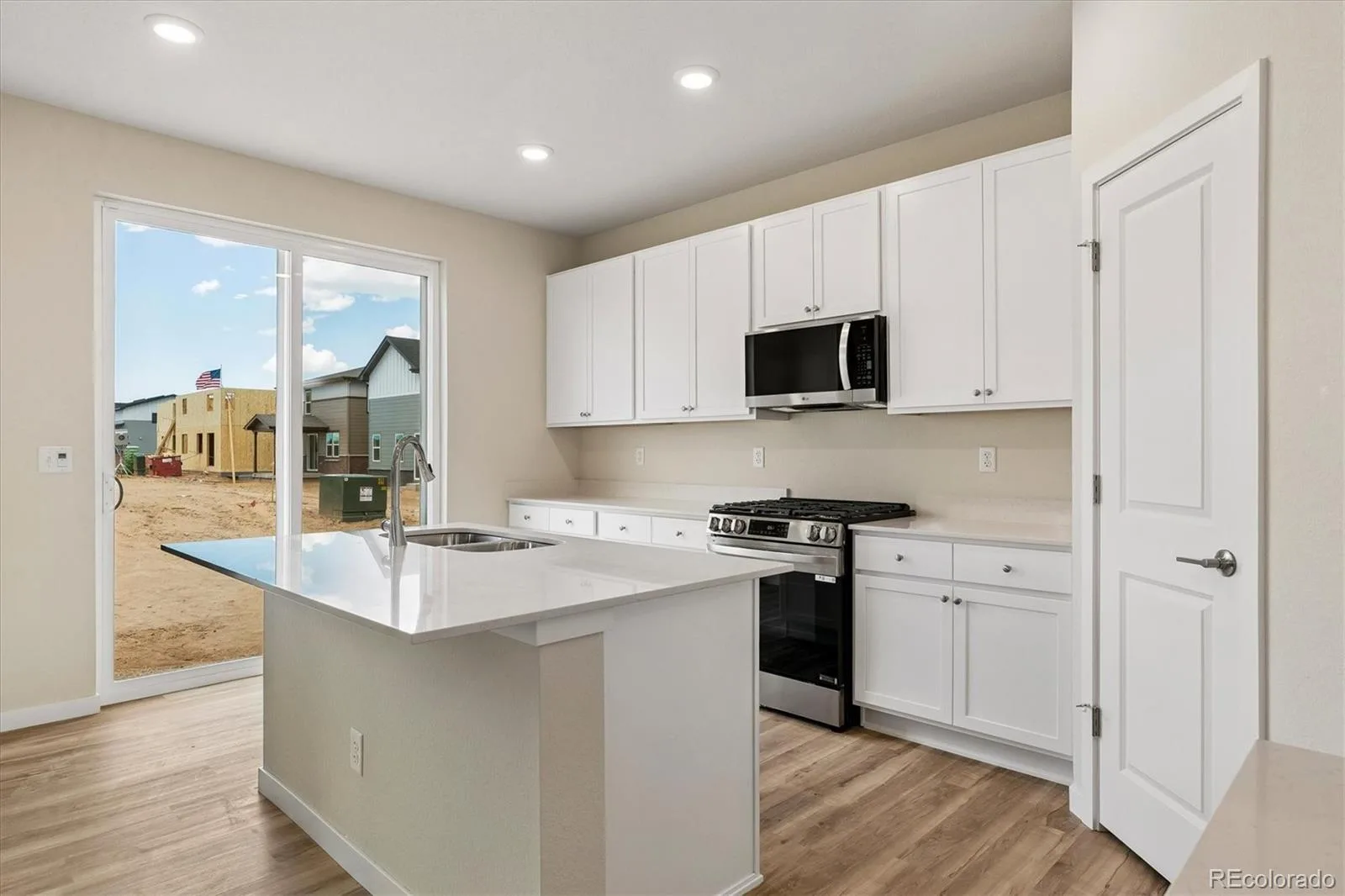 5837 N Ireland Way Aurora CO 80019 | MLS #REC9140513 08052026232614 1600 3