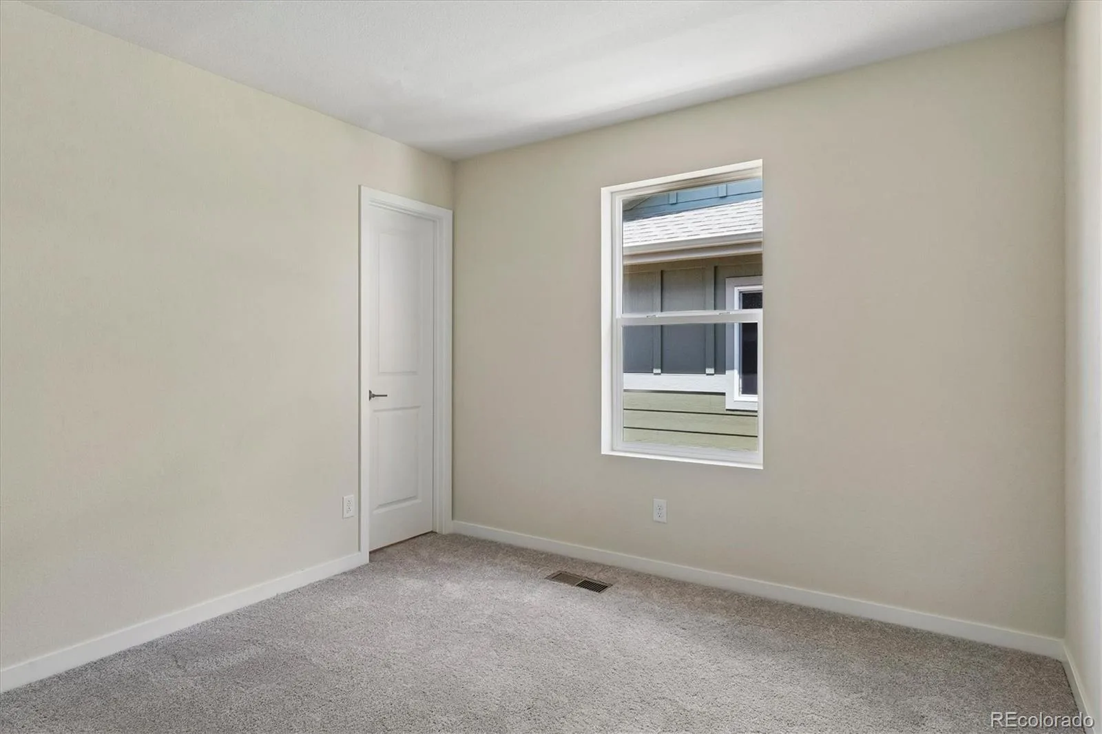 5837 N Ireland Way Aurora CO 80019 | MLS #REC9140513 08052026232614 1600 9