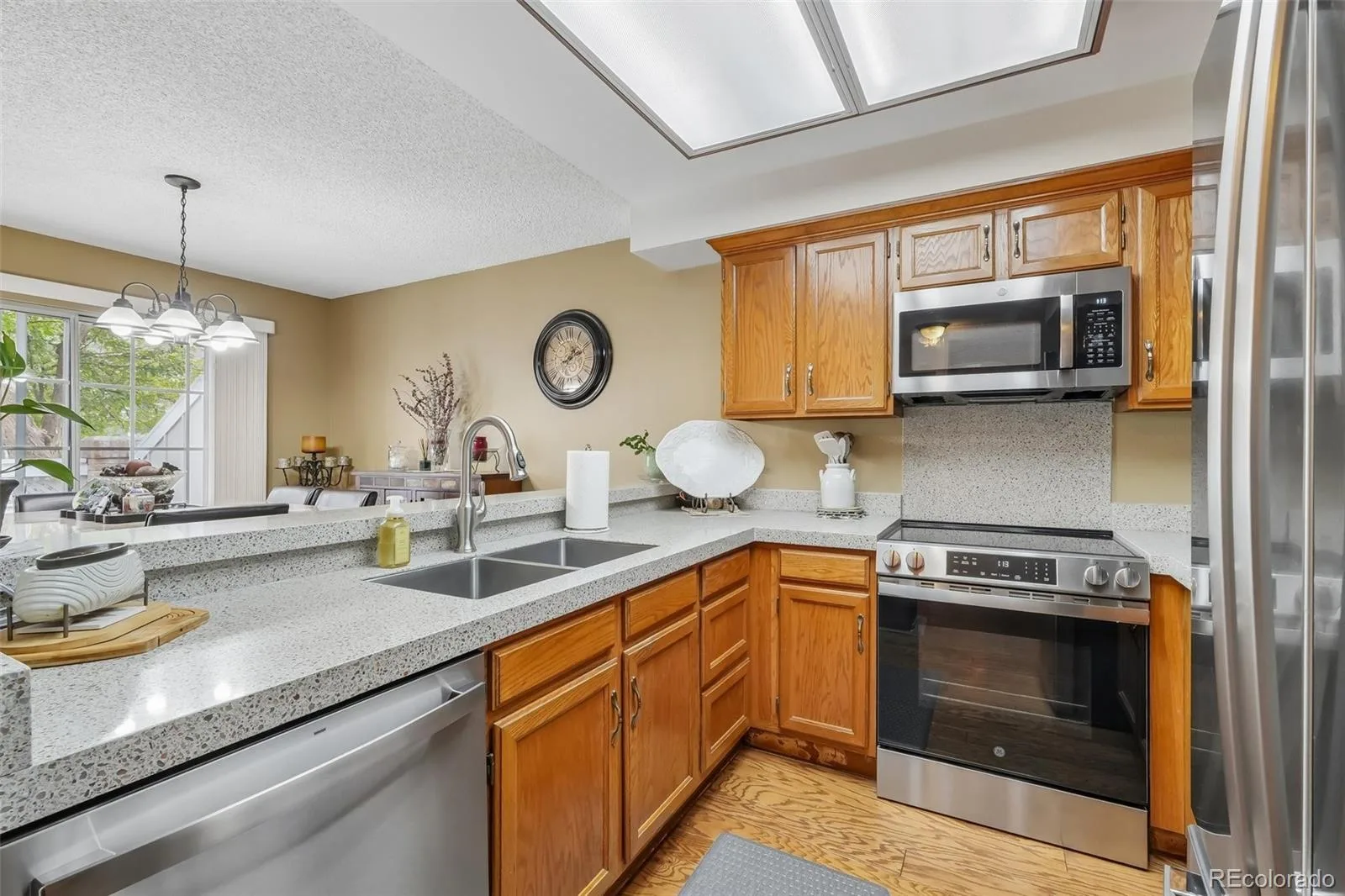967 S Evanston Circle Aurora CO 80012 | MLS #REC9140625 08122026213107 1600 12