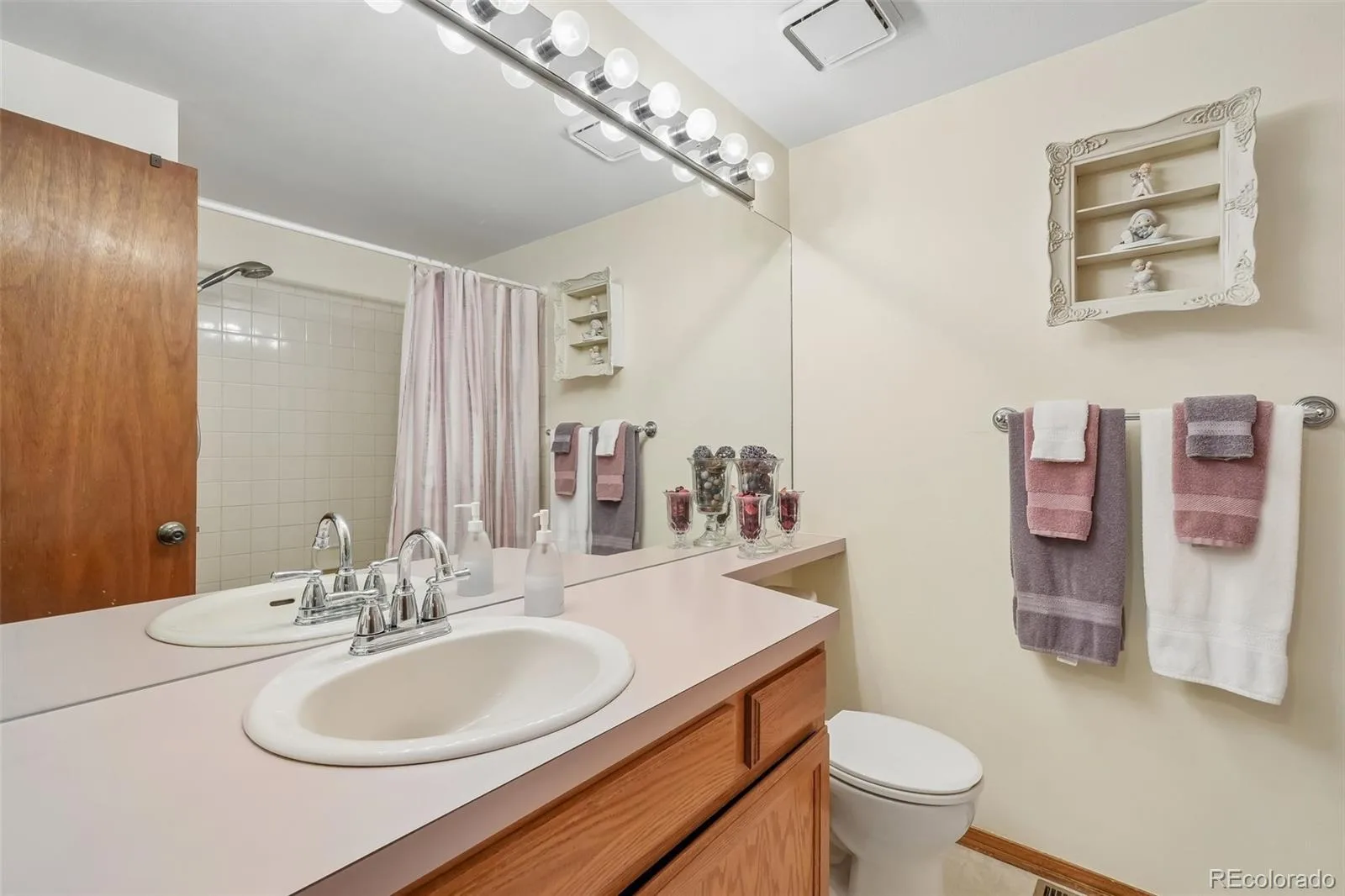 967 S Evanston Circle Aurora CO 80012 | MLS #REC9140625 08122026213107 1600 17