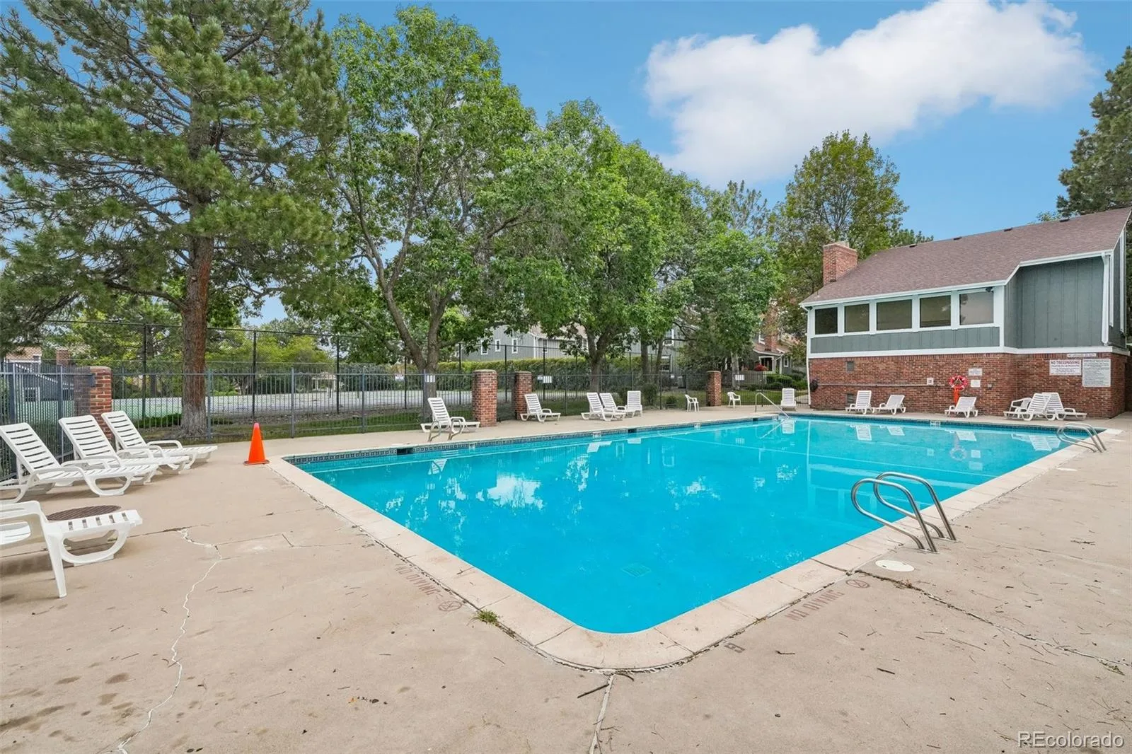 967 S Evanston Circle Aurora CO 80012 | MLS #REC9140625 08122026213107 1600 32
