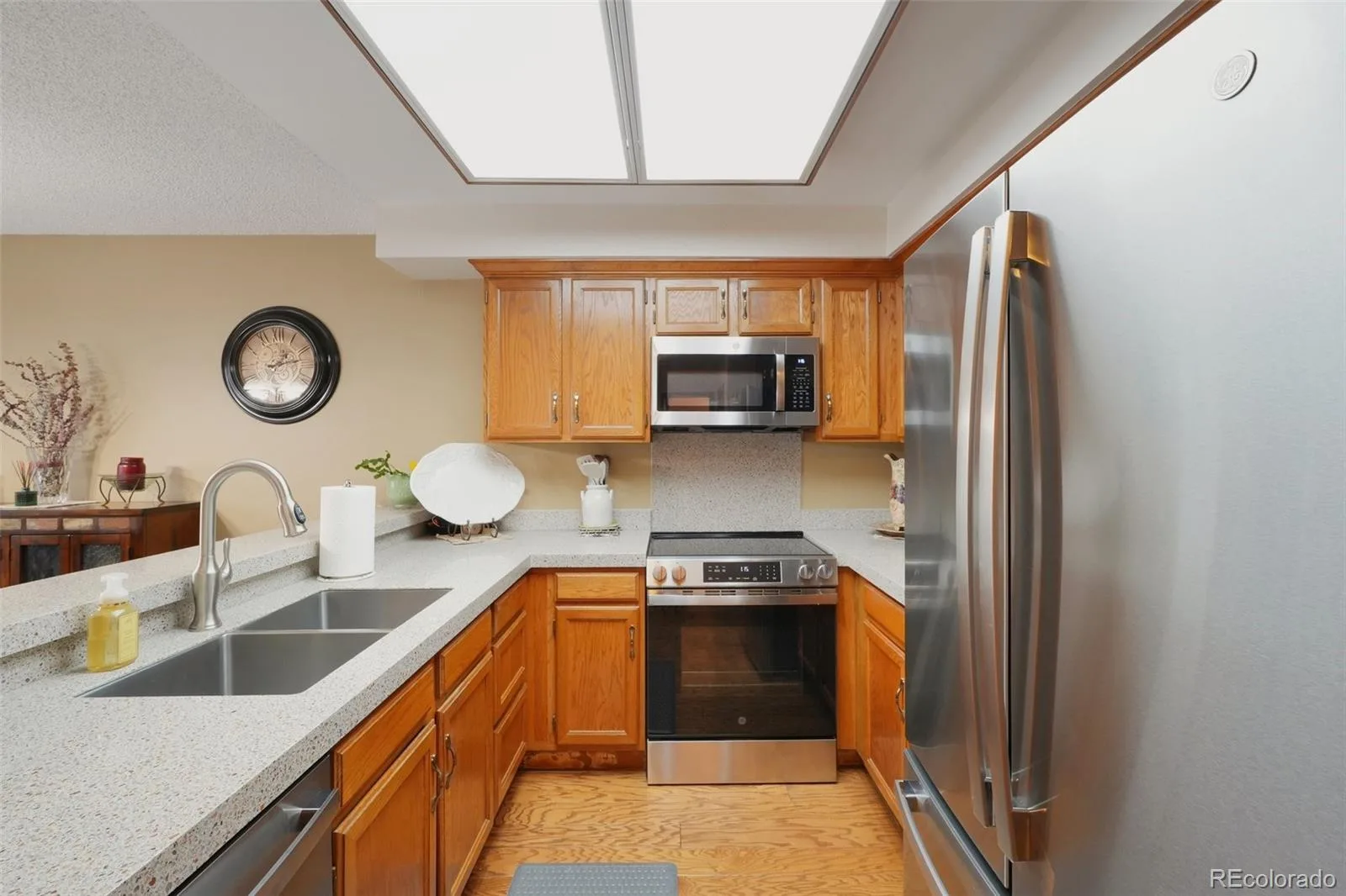 967 S Evanston Circle Aurora CO 80012 | MLS #REC9140625 08122026213107 1600 4