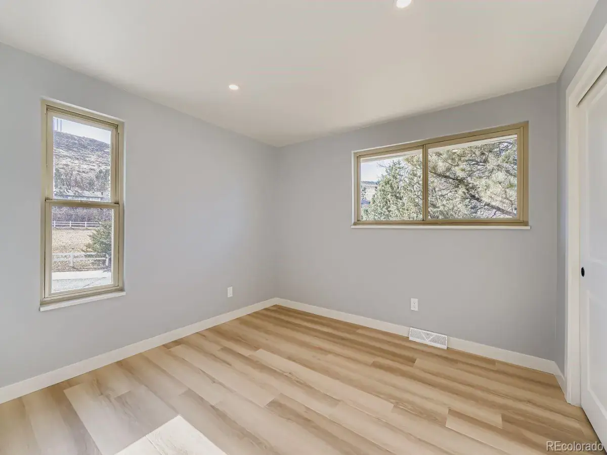 11302025005407 1200 20