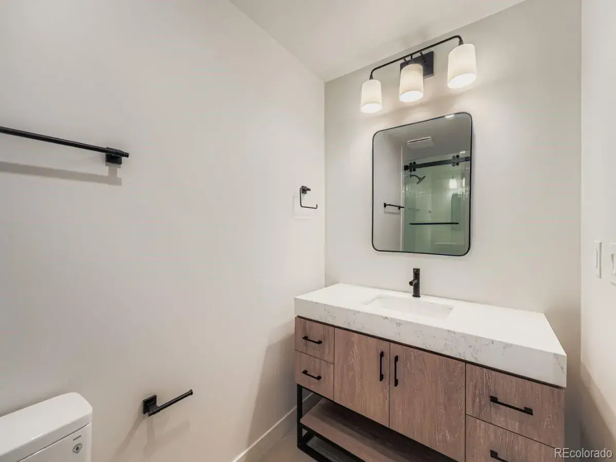 11302025005407 1200 21