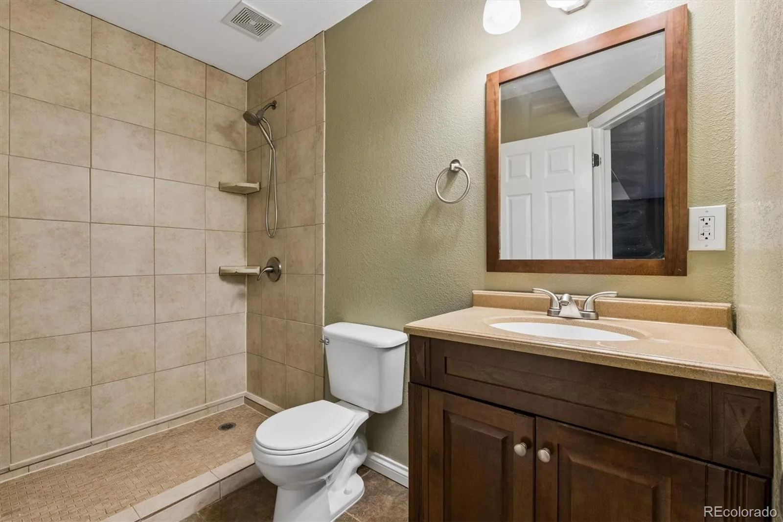 10220 Echo Circle Longmont CO 80504 | MLS #REC9141465 08102026031623 1600 16