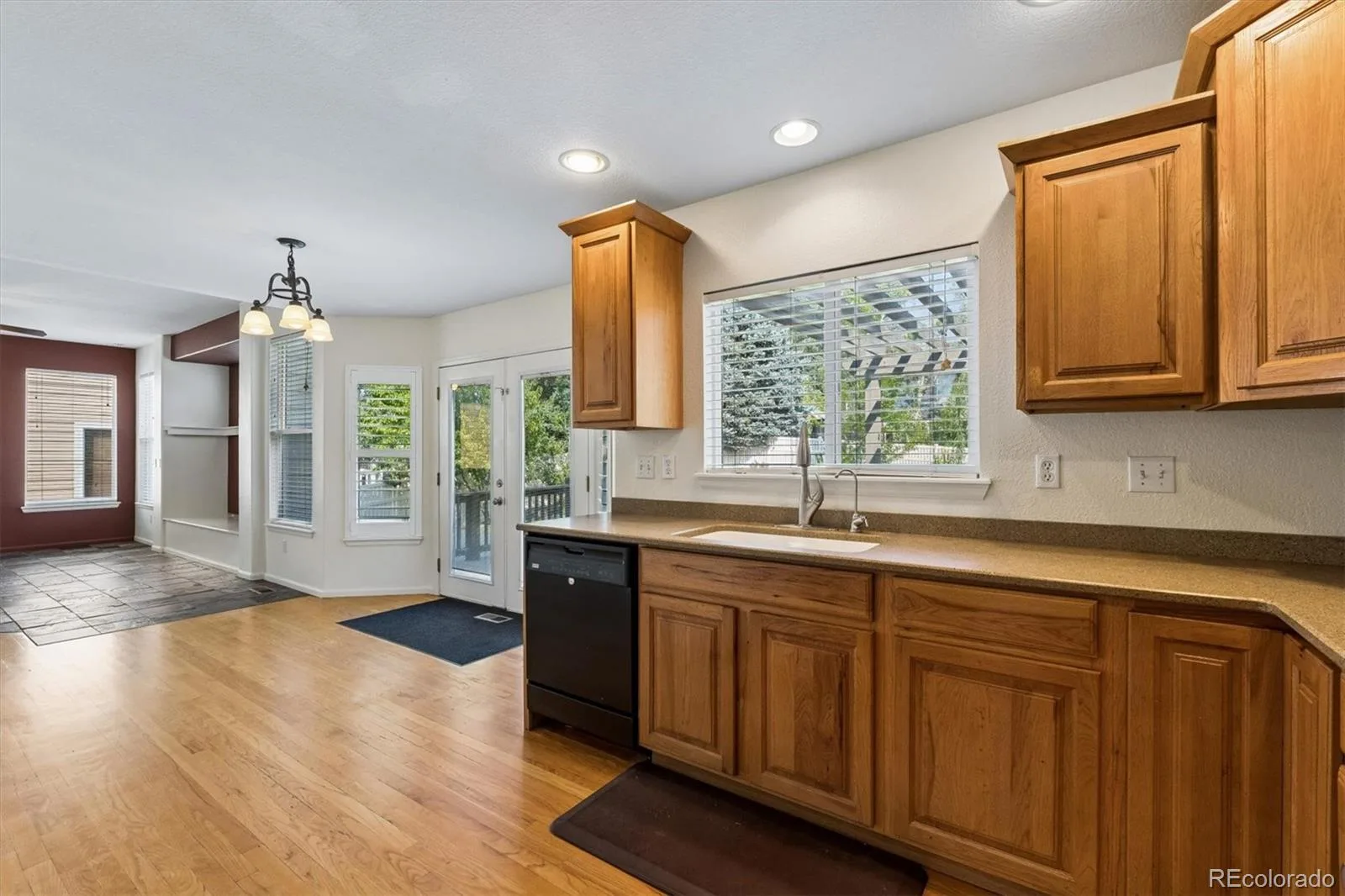 10220 Echo Circle Longmont CO 80504 | MLS #REC9141465 08102026031623 1600 28