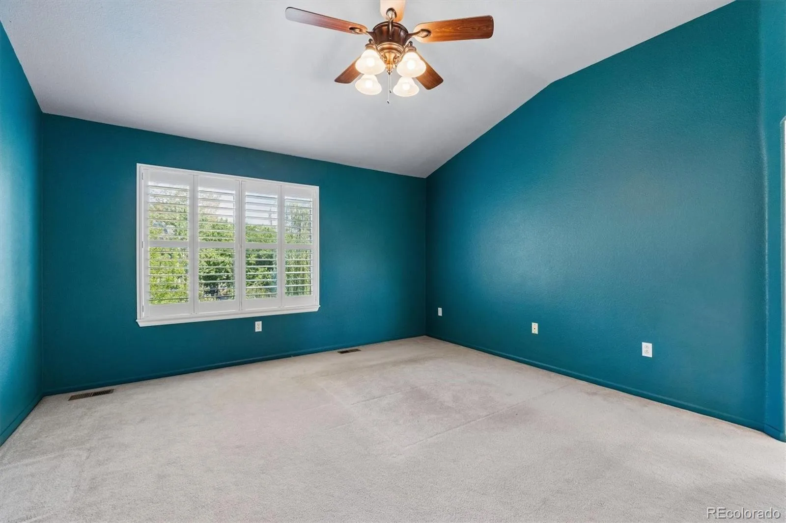 10220 Echo Circle Longmont CO 80504 | MLS #REC9141465 08102026031623 1600 29