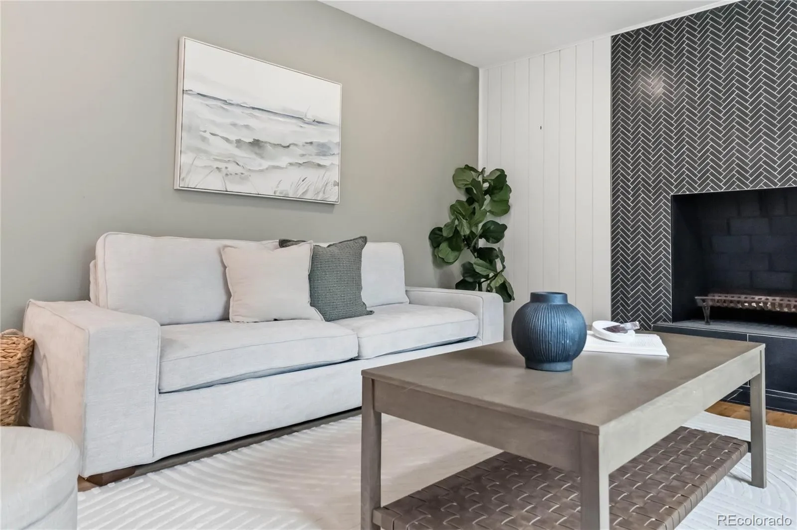 04192026000700 1600 12