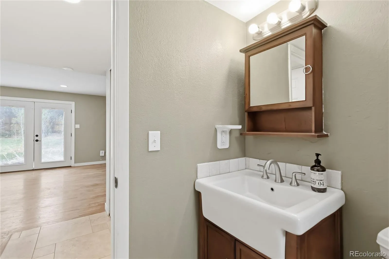 04192026000700 1600 15