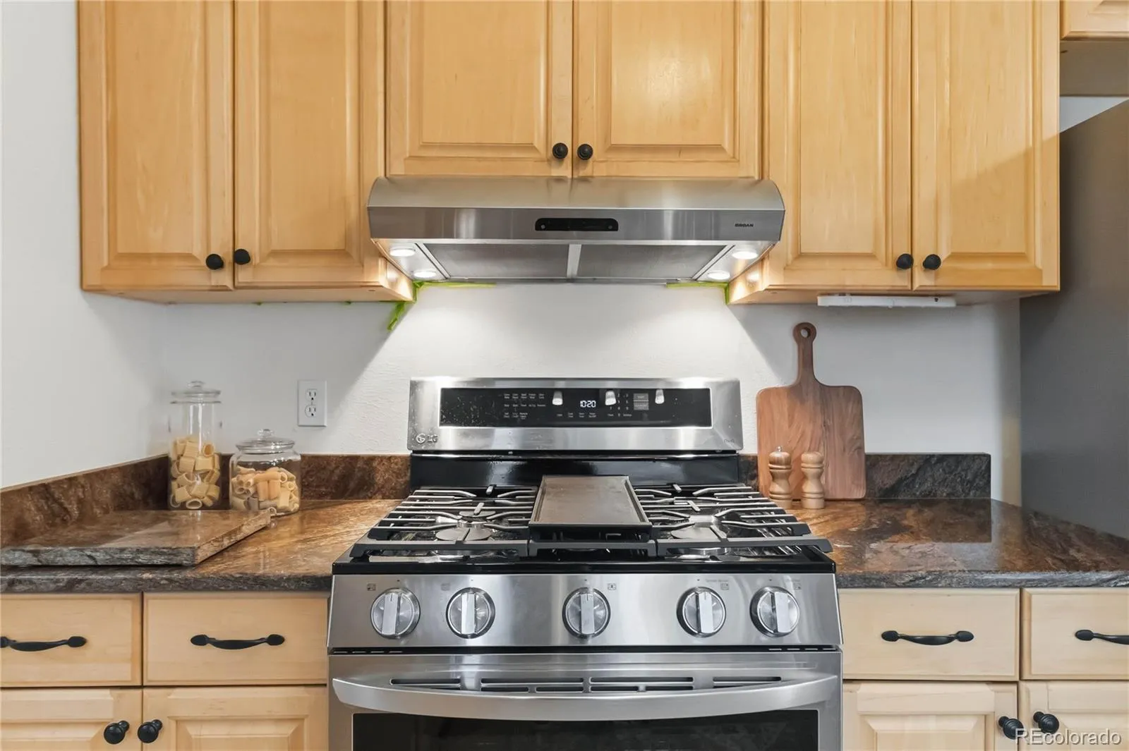 04192026000700 1600 23