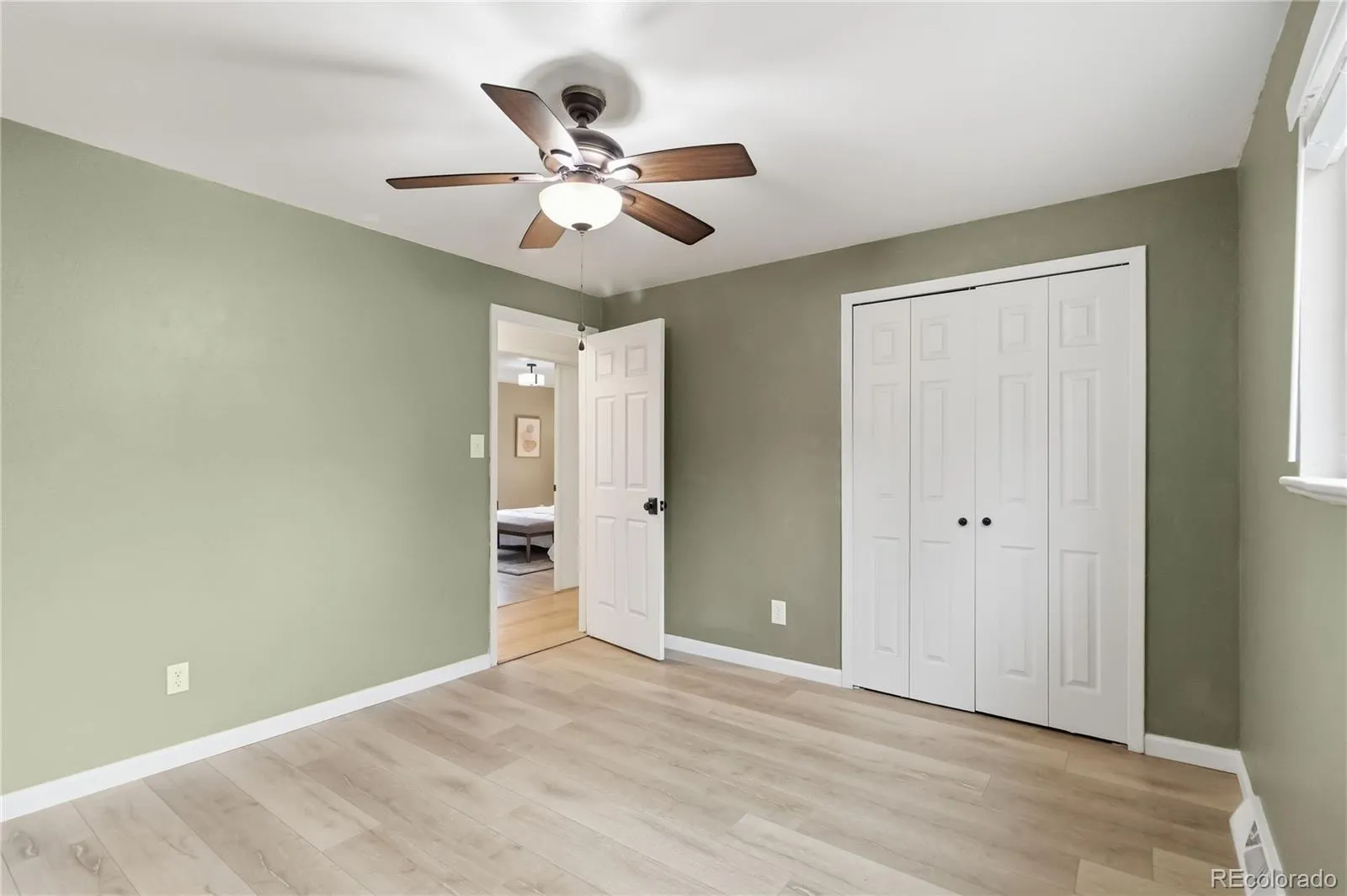 04192026000700 1600 30