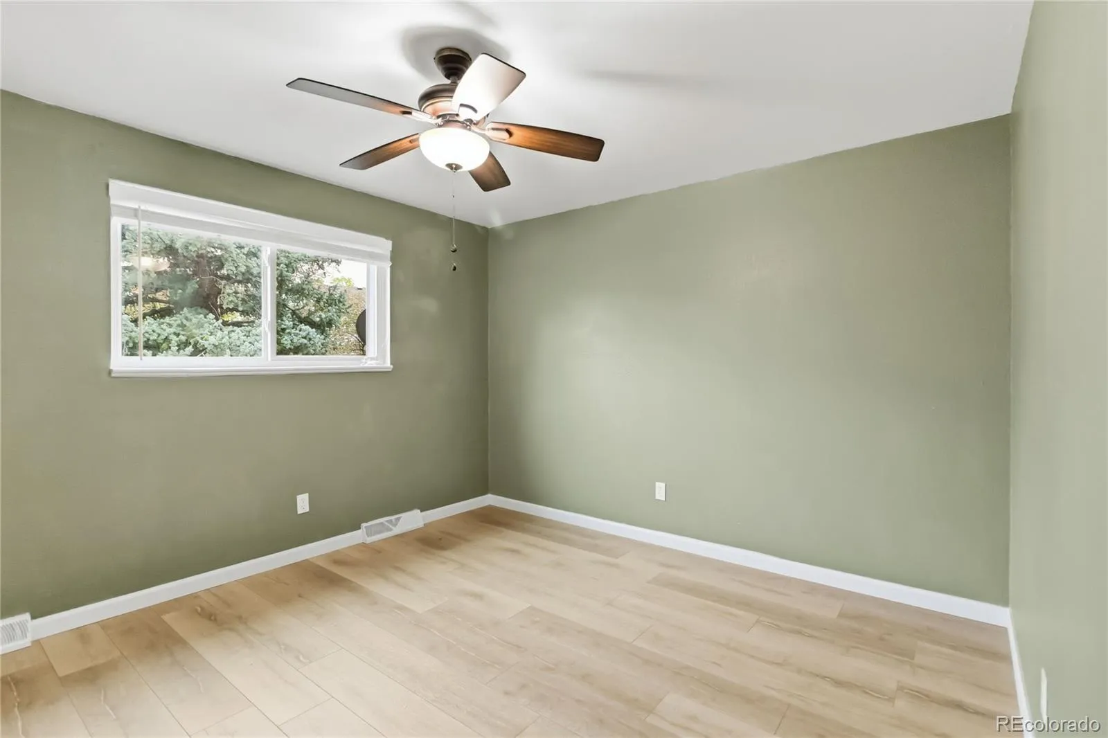 04192026000700 1600 31