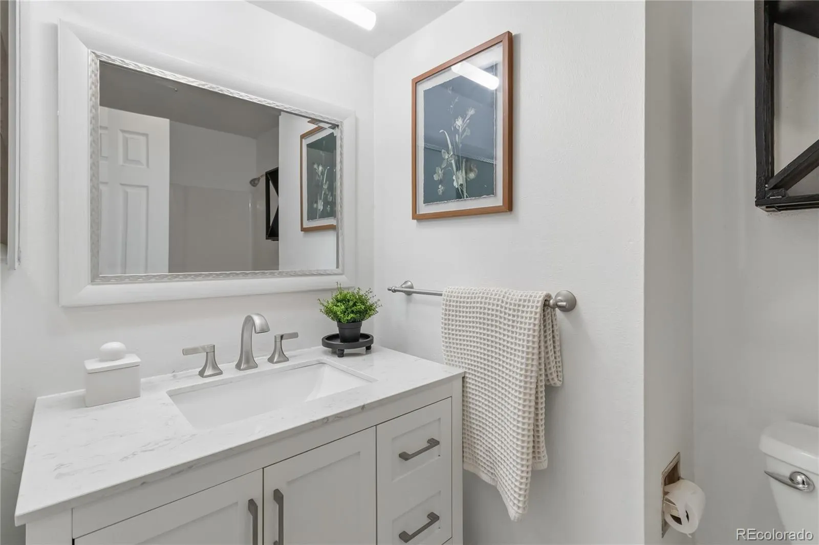 04192026000700 1600 32