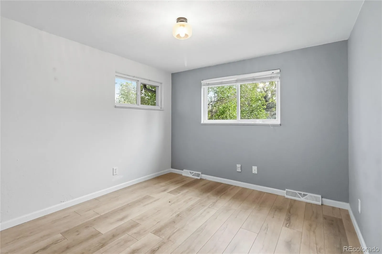 04192026000700 1600 35