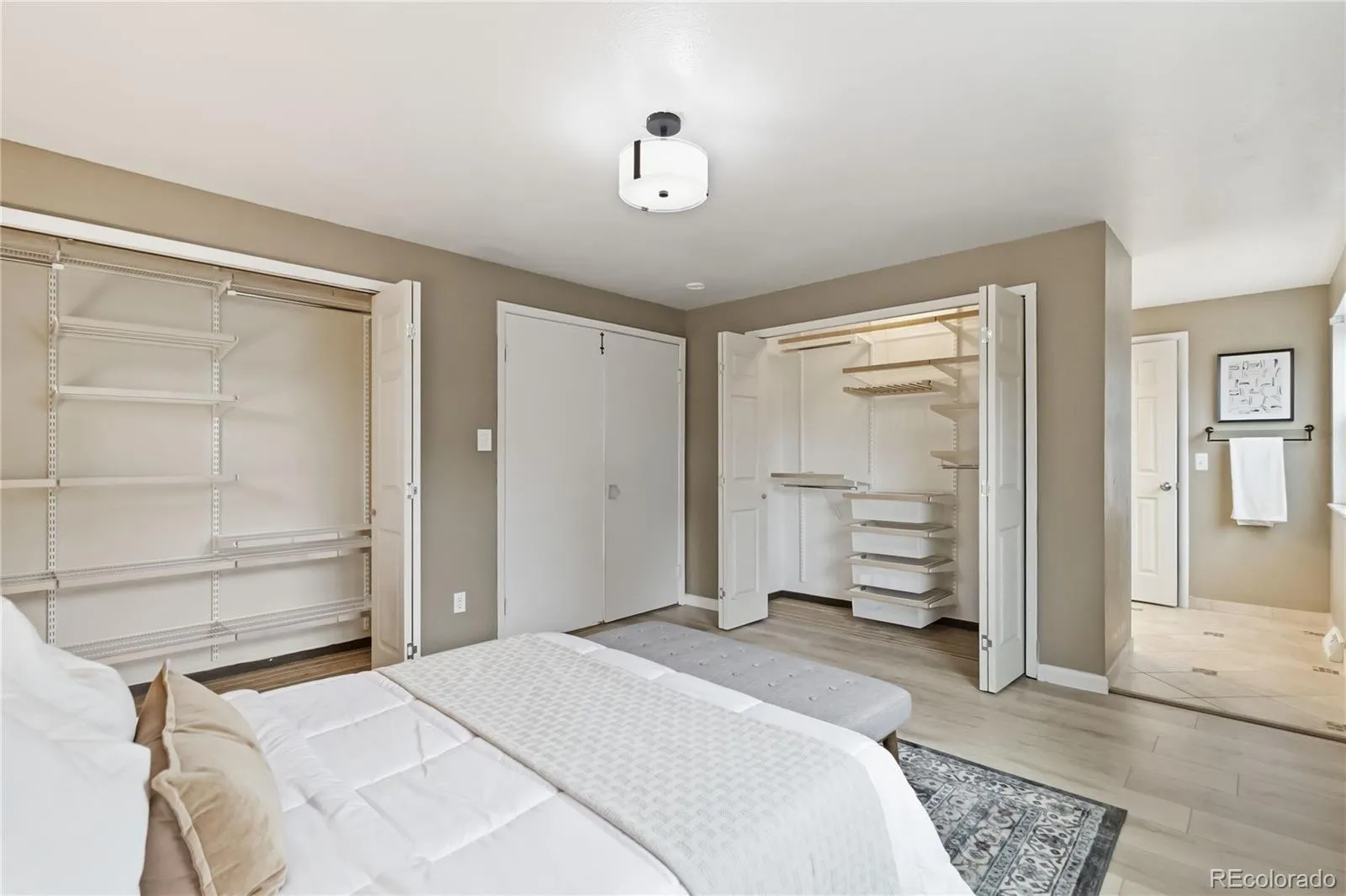 04192026000700 1600 37