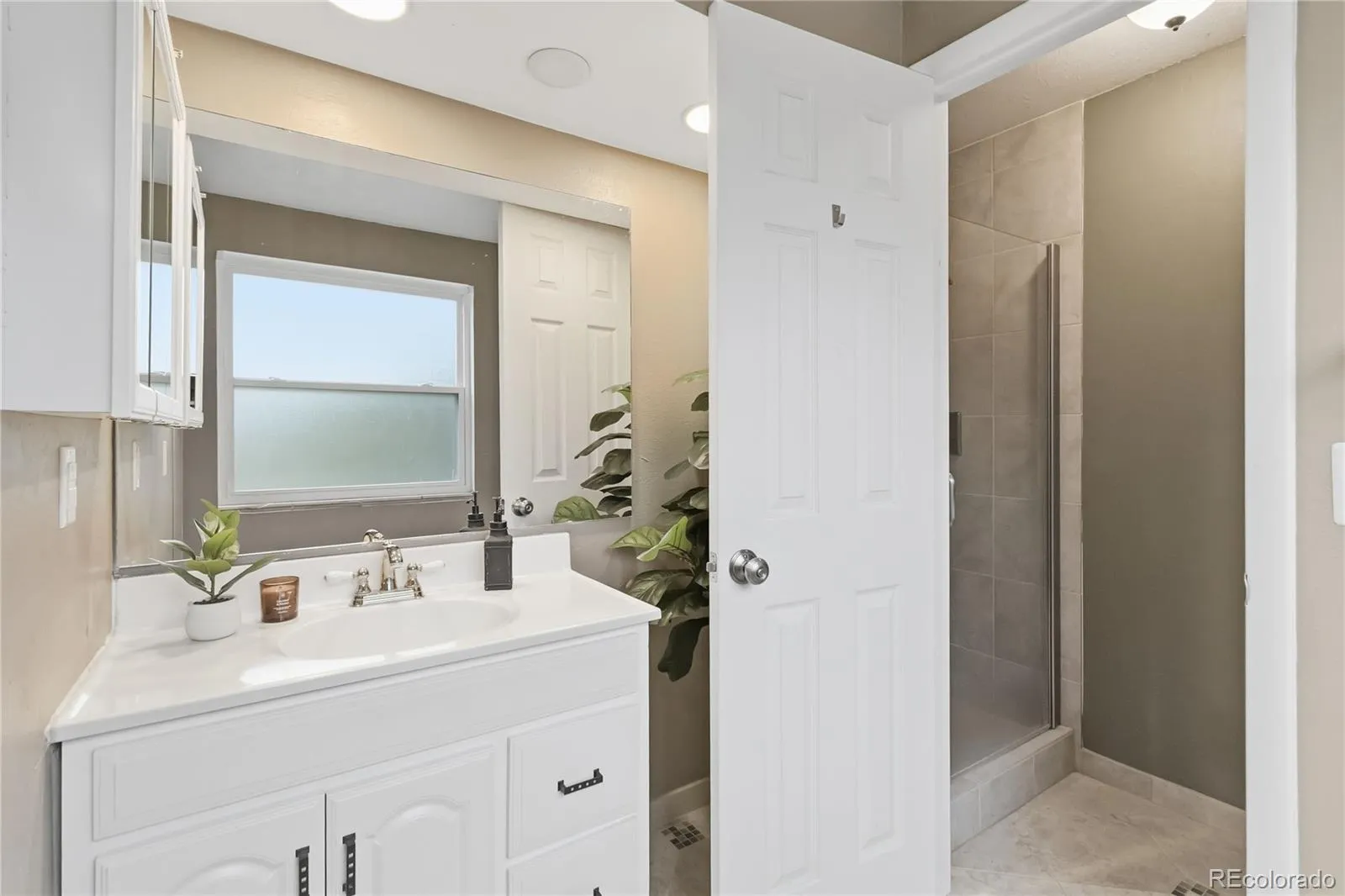 04192026000700 1600 39