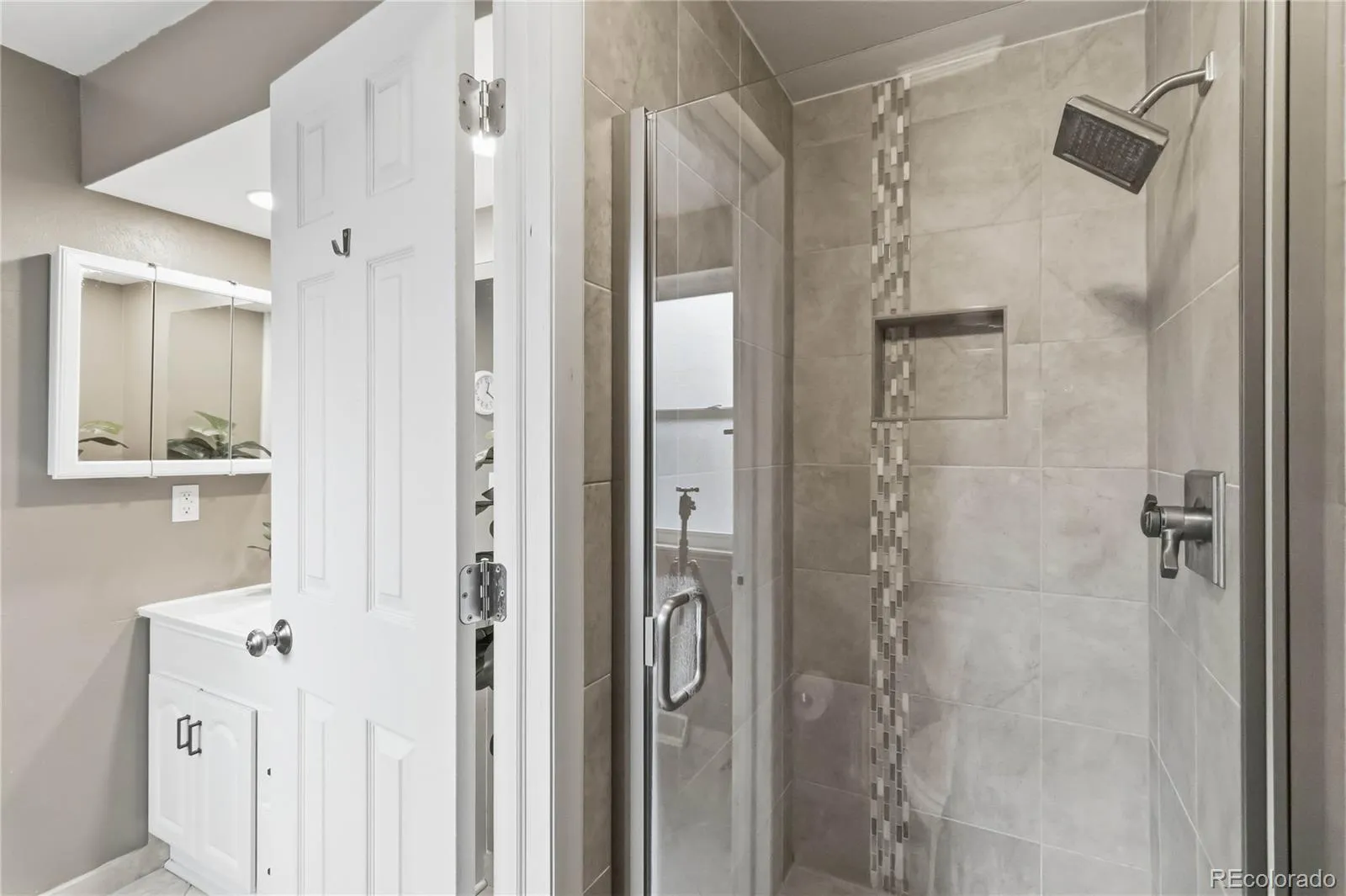 04192026000700 1600 40