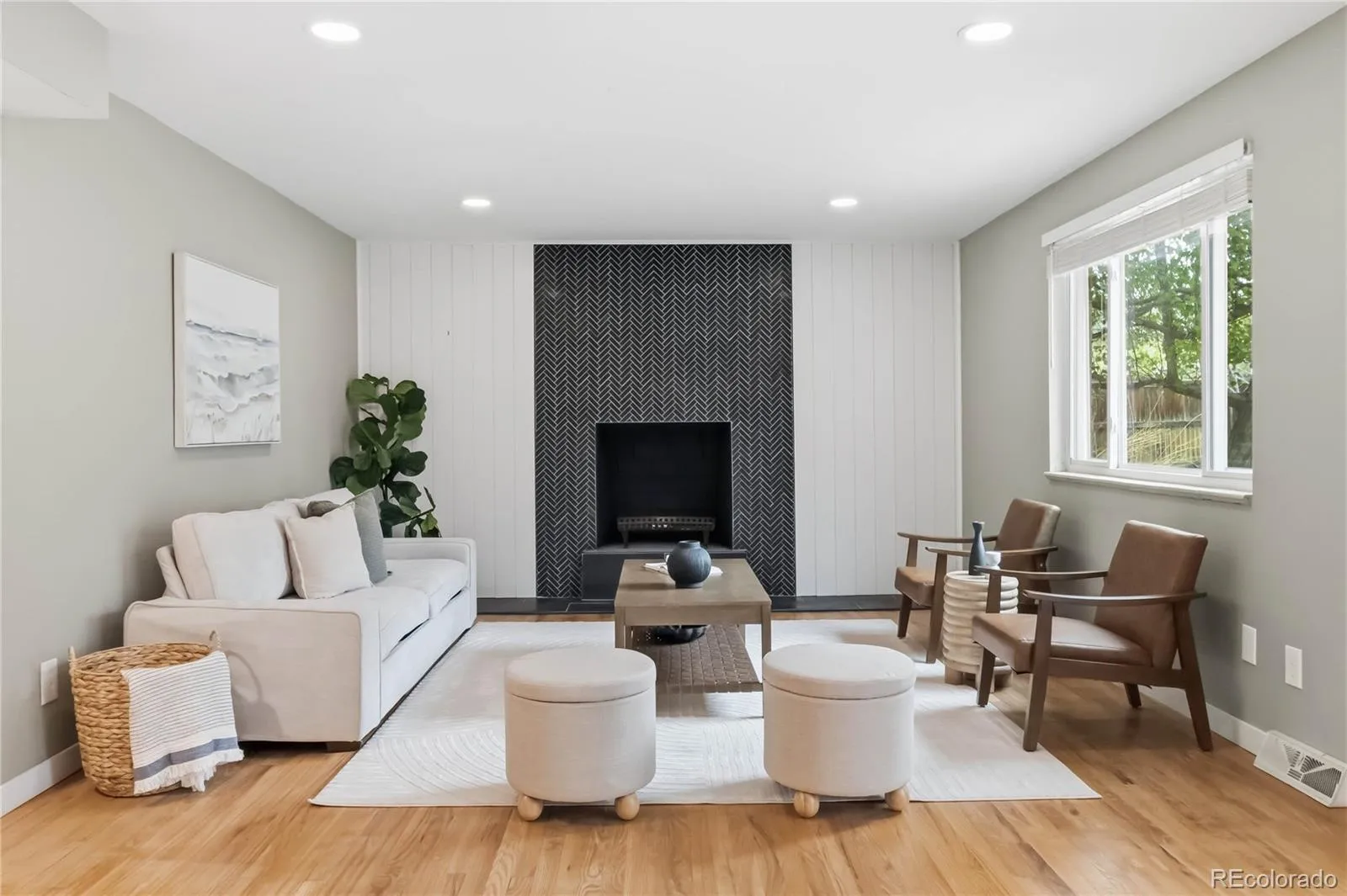 04192026000700 1600 9