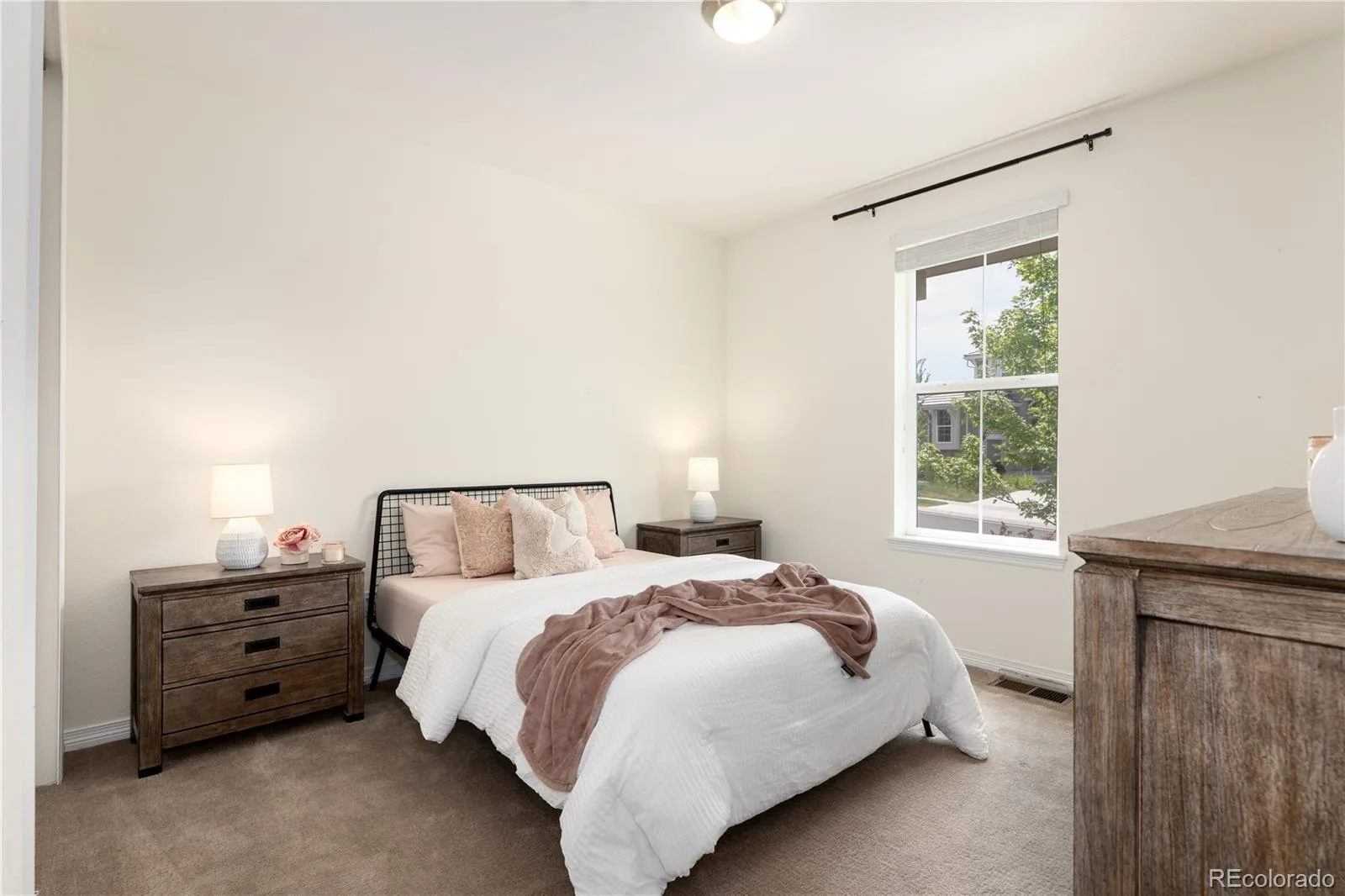 3223 Pacific Peak Drive Broomfield CO 80023 | MLS #REC9143697 08122026201822 1600 33