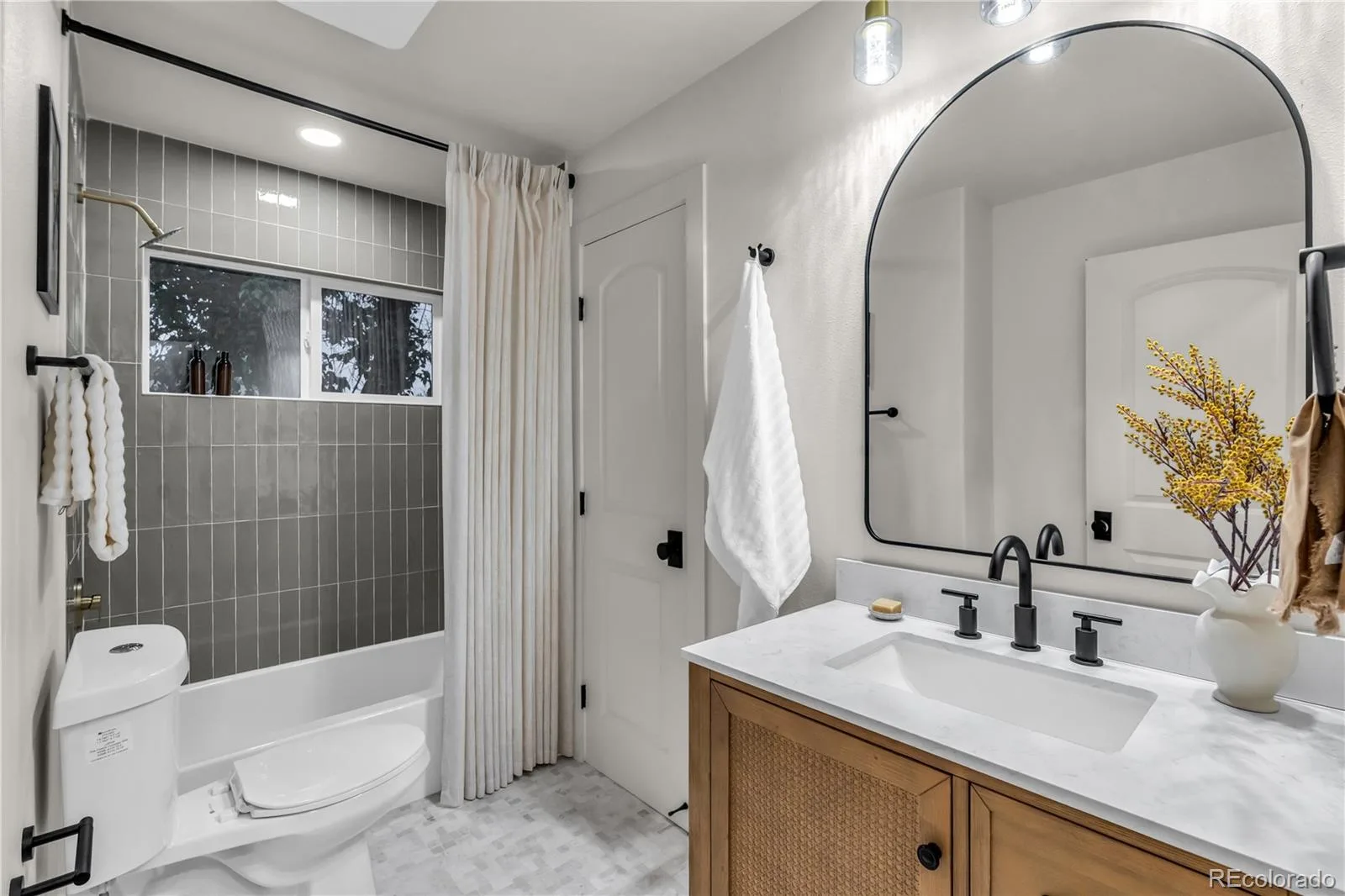 3091 S Holly Place Denver CO 80222 | MLS #REC9144553 08182026174516 1600 33